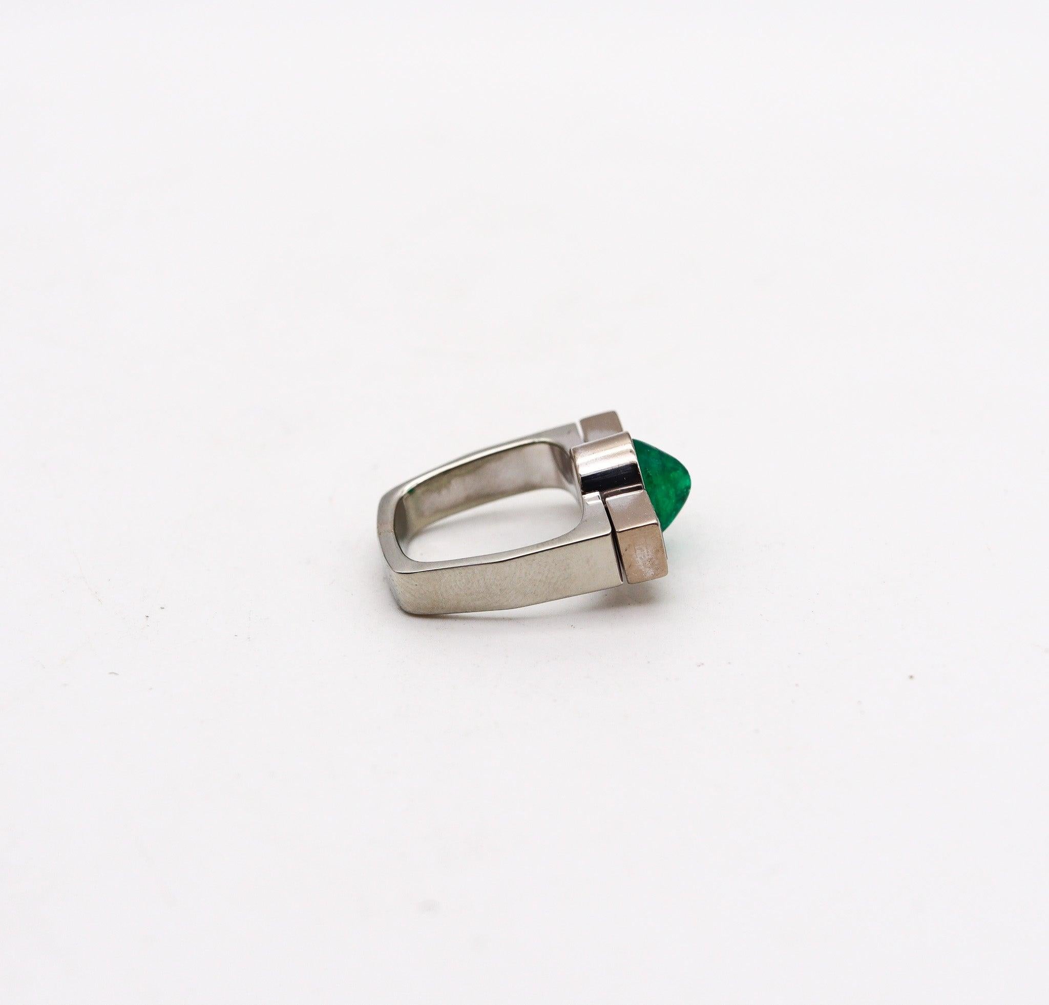 Trudel By Kurt Aepli Bague géométrique en or 18Kt avec 3.52 Ctw en émeraude et diamant en vente 2