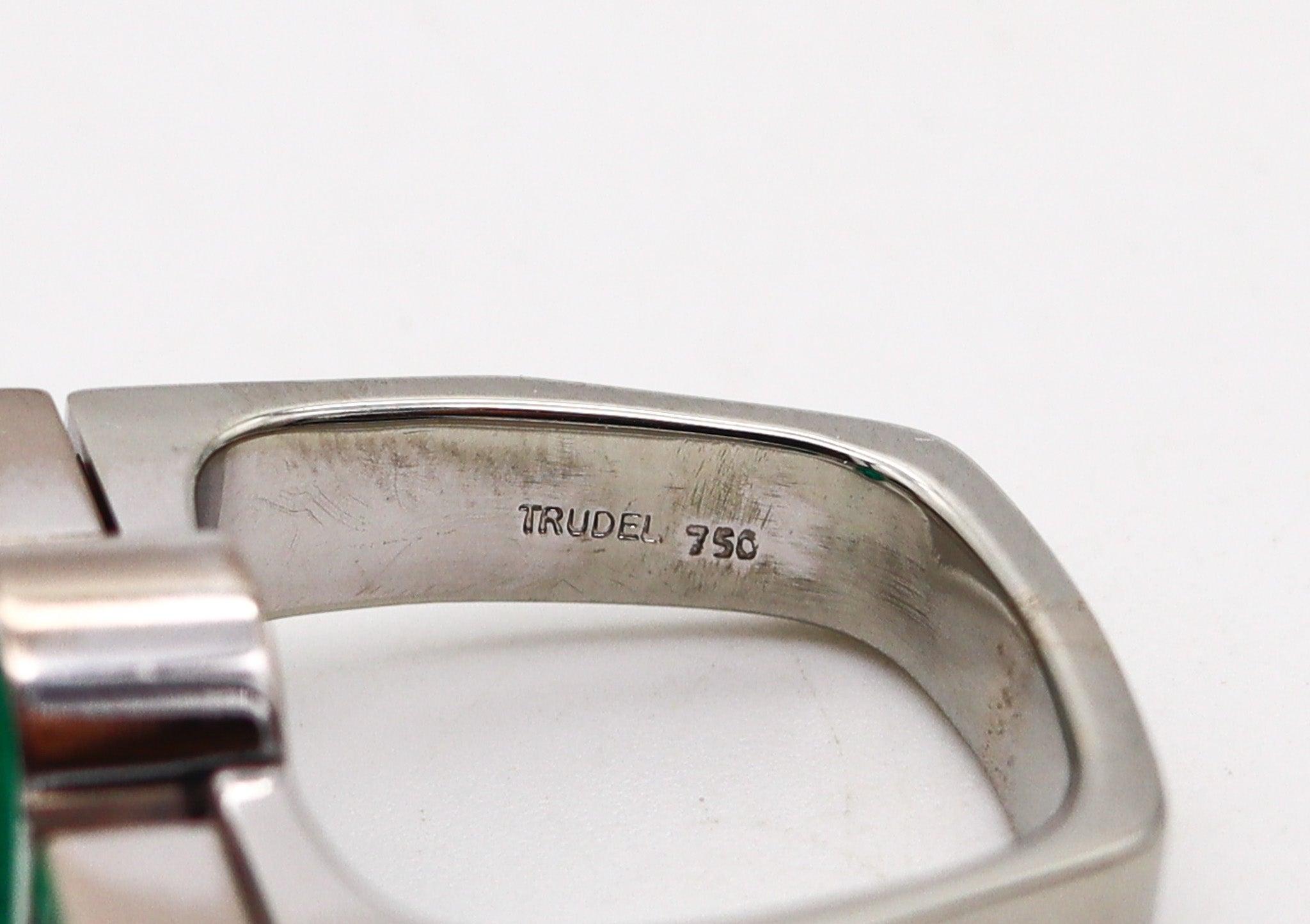 Trudel By Kurt Aepli Bague géométrique en or 18Kt avec 3.52 Ctw en émeraude et diamant en vente 3