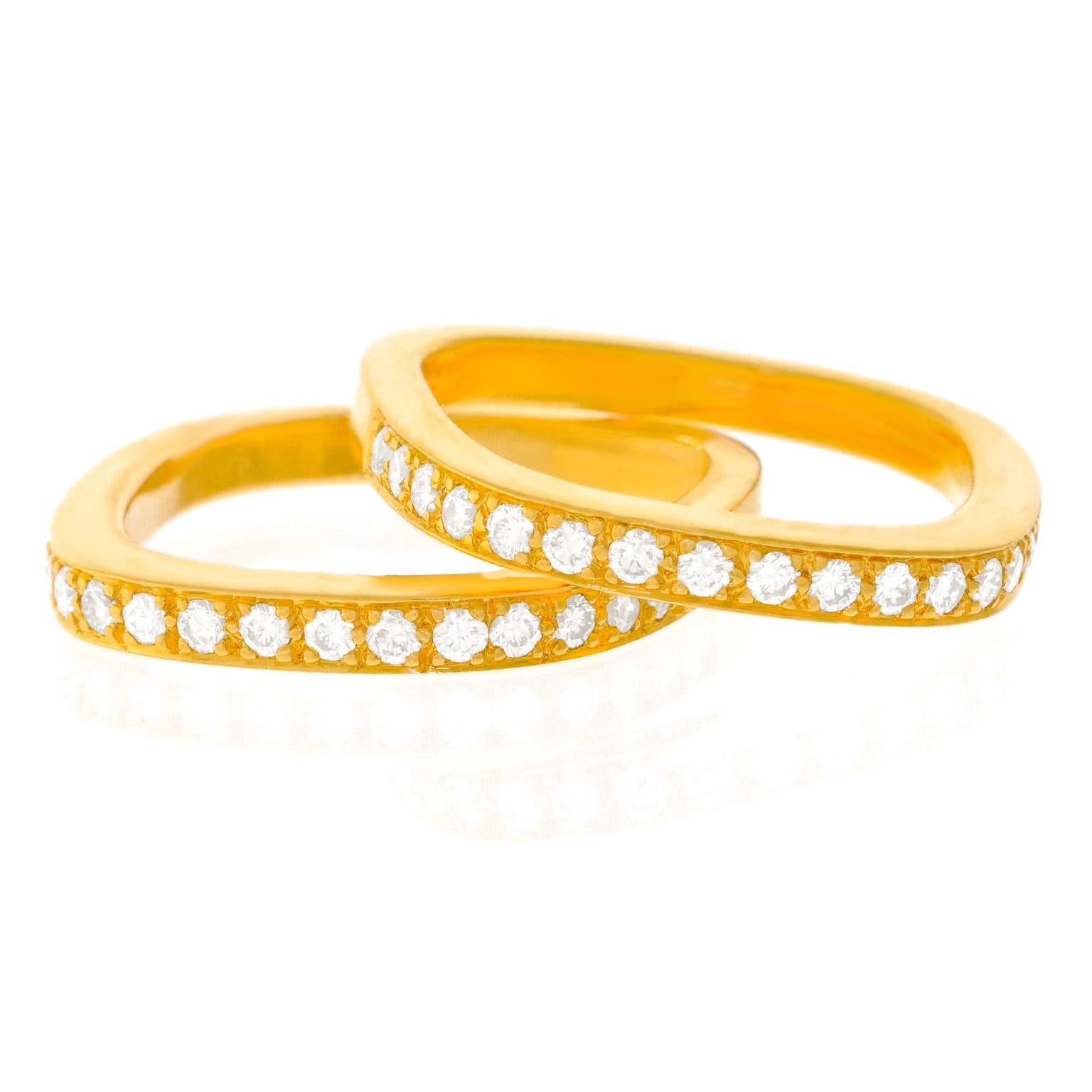 Ein Paar modernes Schweizer Goldbands mit Diamantenbesatz von Trudel (Modernistisch)