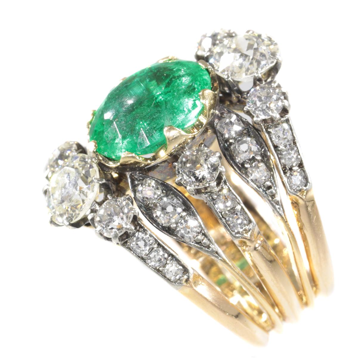 True Eyecatcher Victorian Antique Ring with a 3.50 Carat Ovalcut Emerald 3