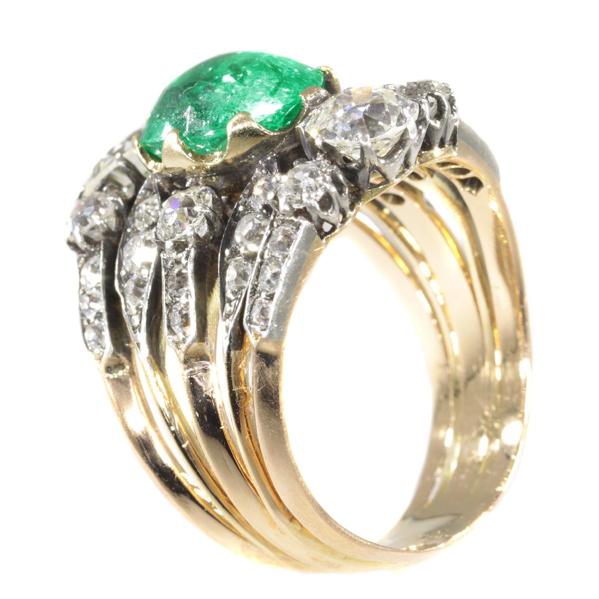 True Eyecatcher Victorian Antique Ring with a 3.50 Carat Ovalcut Emerald 4