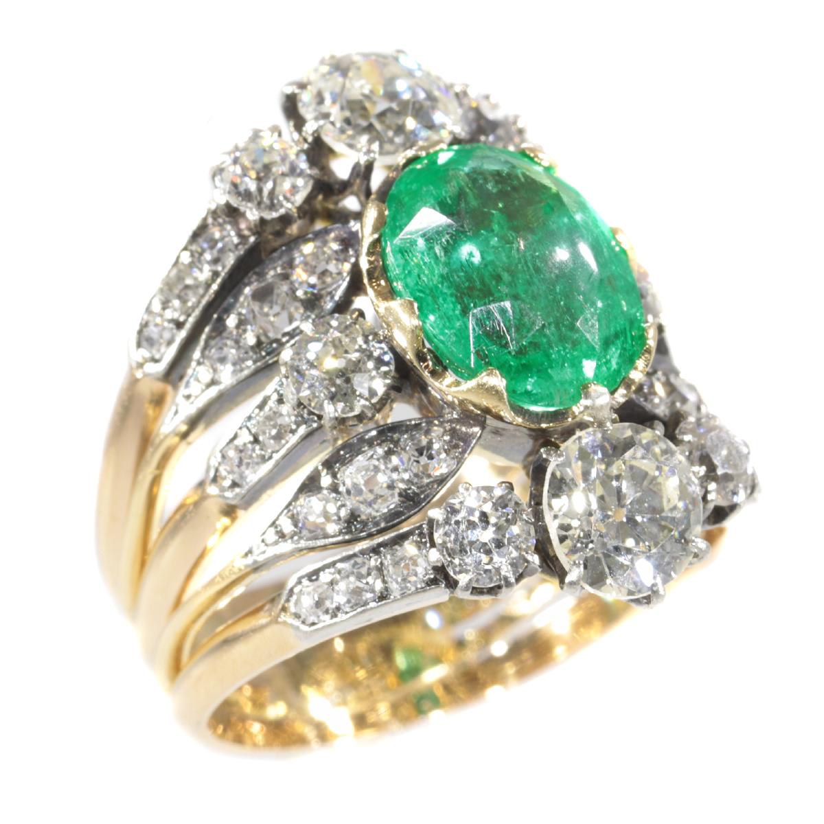 True Eyecatcher Victorian Antique Ring with a 3.50 Carat Ovalcut Emerald 6