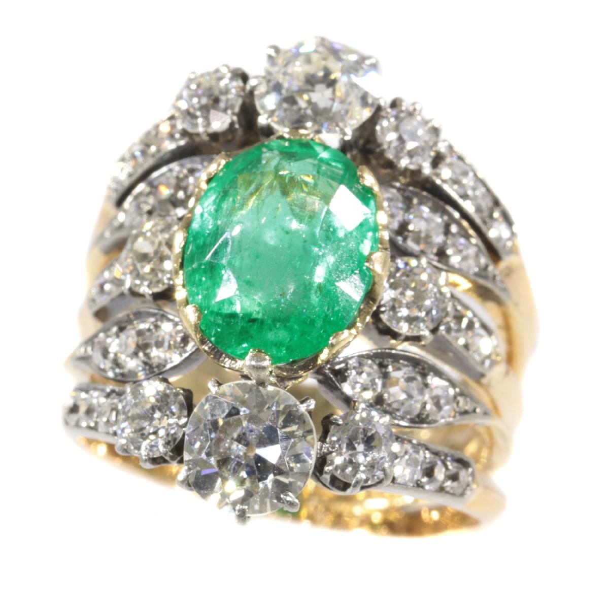 True Eyecatcher Victorian Antique Ring with a 3.50 Carat Ovalcut Emerald