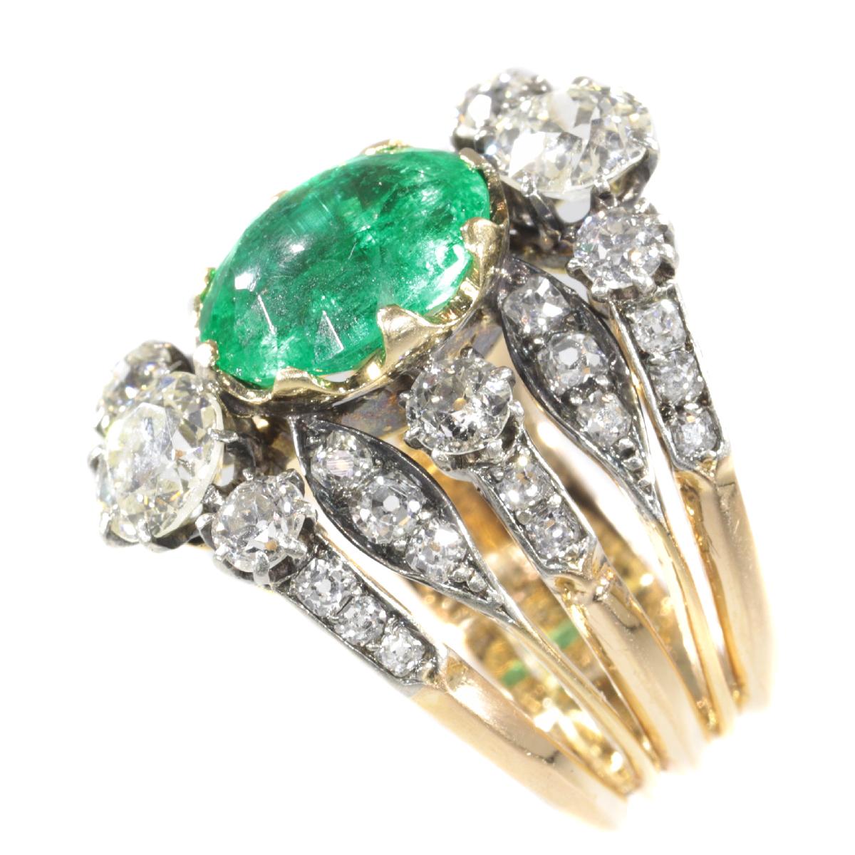 True Eyecatcher Victorian Antique Ring with a 3.50 Carat Ovalcut Emerald 2