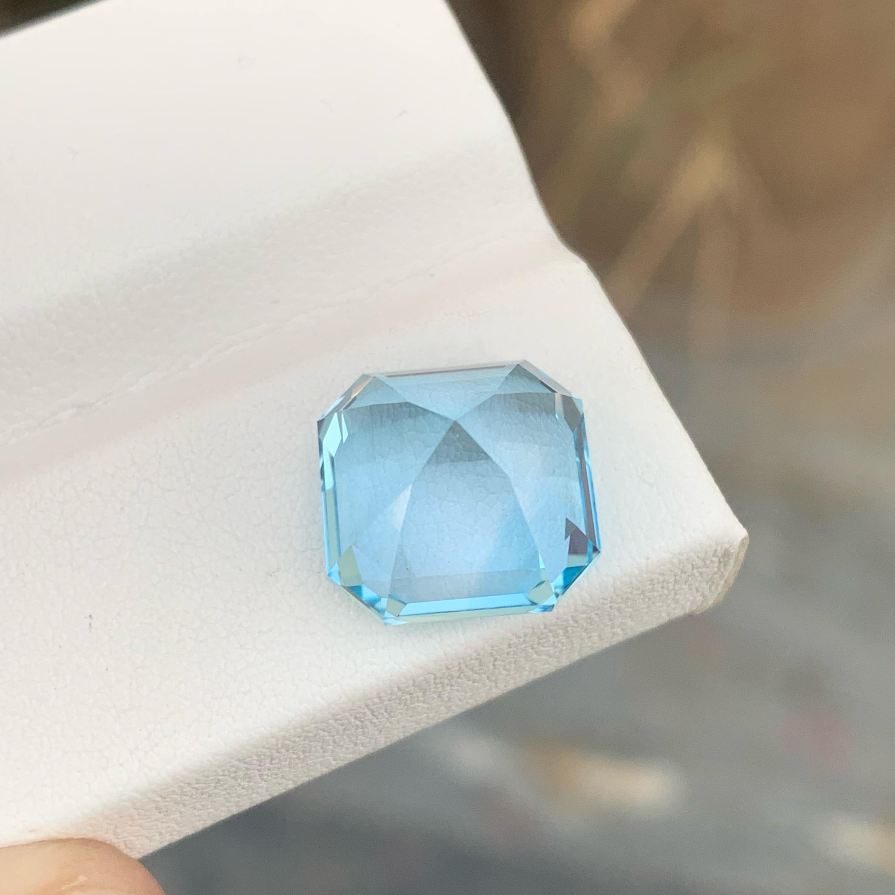Weight 12.80 carats 
Dimensions 12.6 x 12.6 x 9.5 mm
Treatment Heated 
Origin Madagascar 
Clarity Eye Clean 
Shape Octagon 
Cut Asscher 



Elevate your jewelry collection with the timeless beauty of this natural Swiss Blue Topaz gemstone. At an