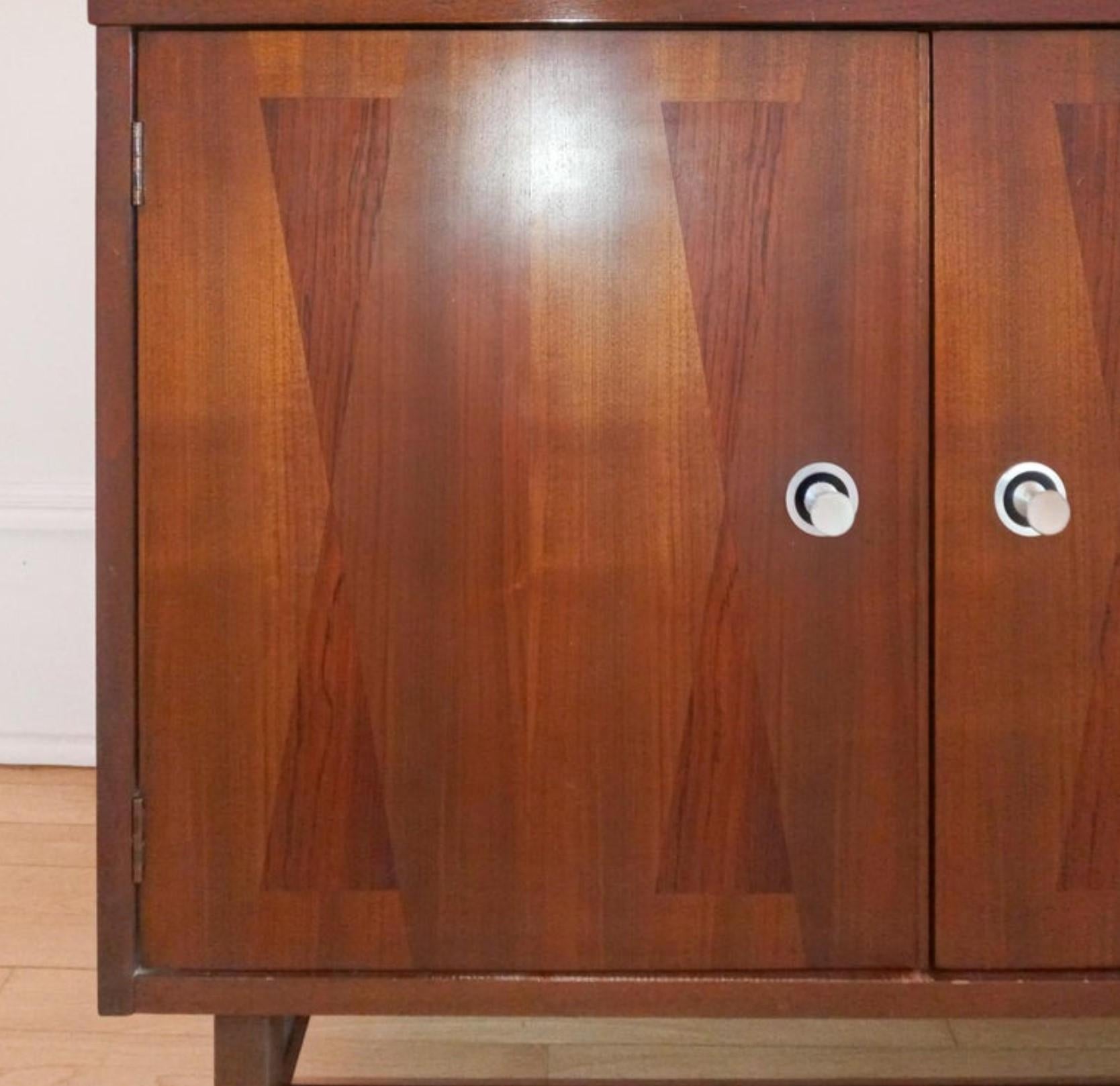 Émaillé Trueing Mid-Century Classic Inlaid Rosewood Walnut Credenza Cabinet by Stanley USA en vente