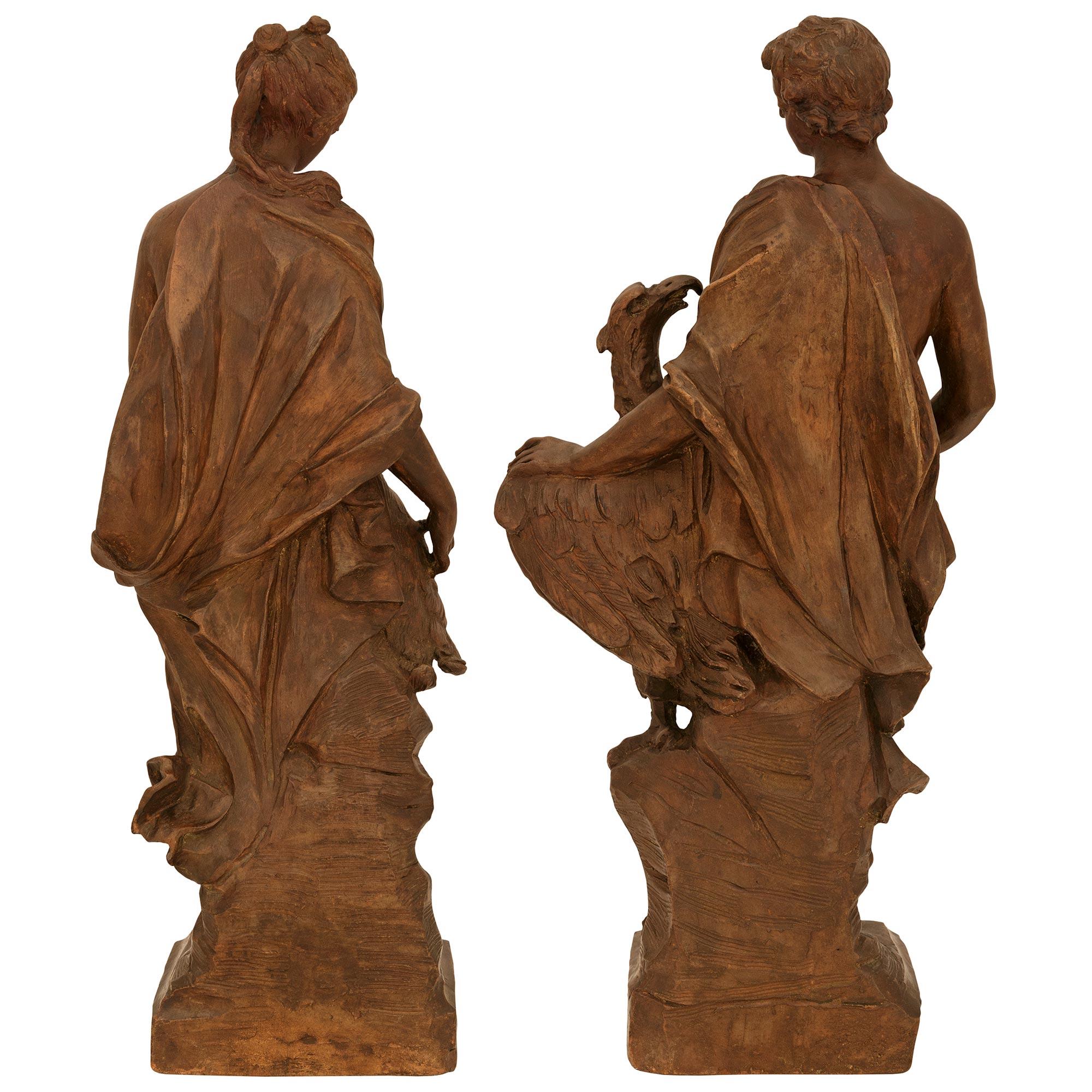 vera coppia di statue in terracotta fiamminghe della fine del XVII secolo raffiguranti Leda e Ganimede in vendita 4