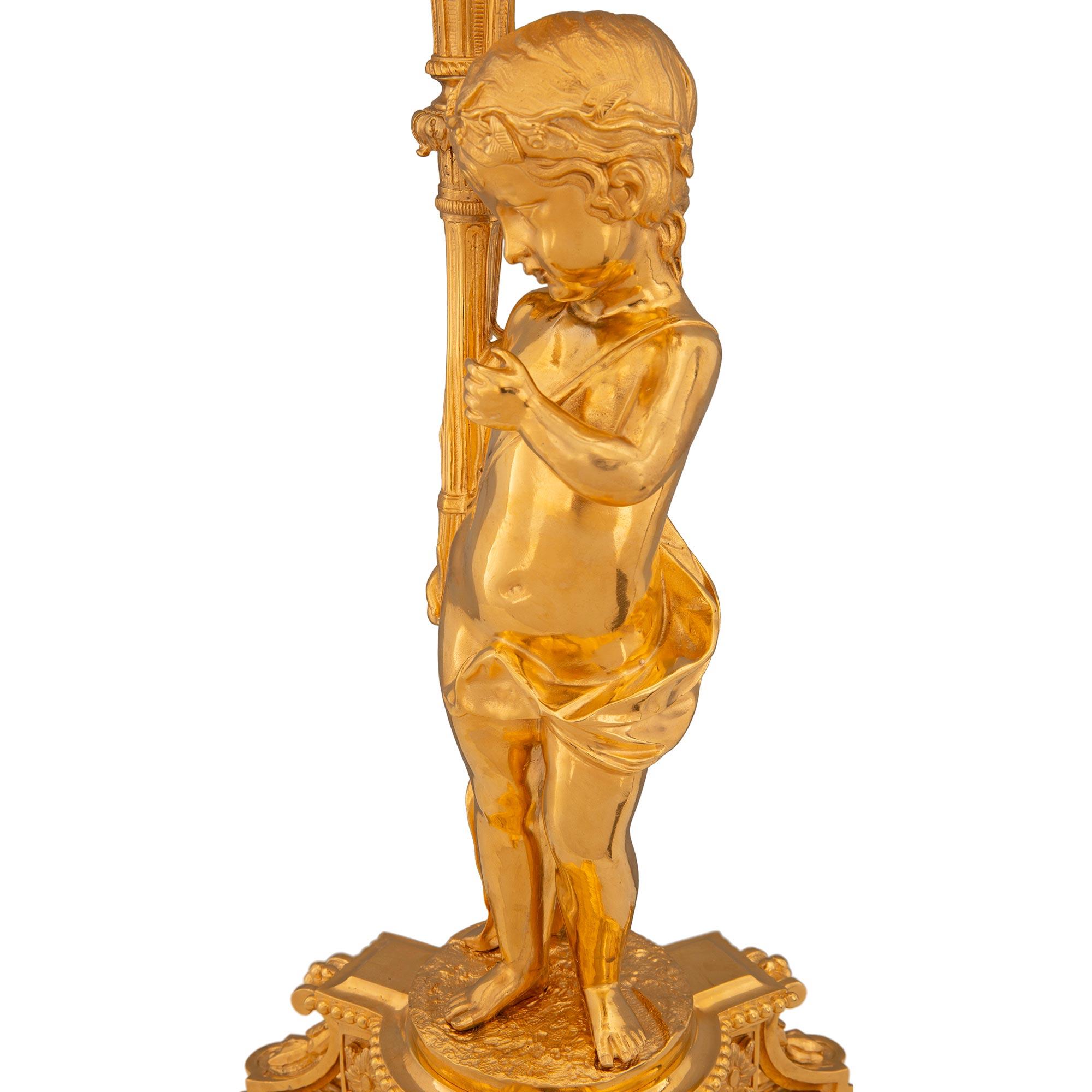 XIXe siècle Paire de lampes candélabres en bronze doré du 19e siècle, époque Belle Époque en vente