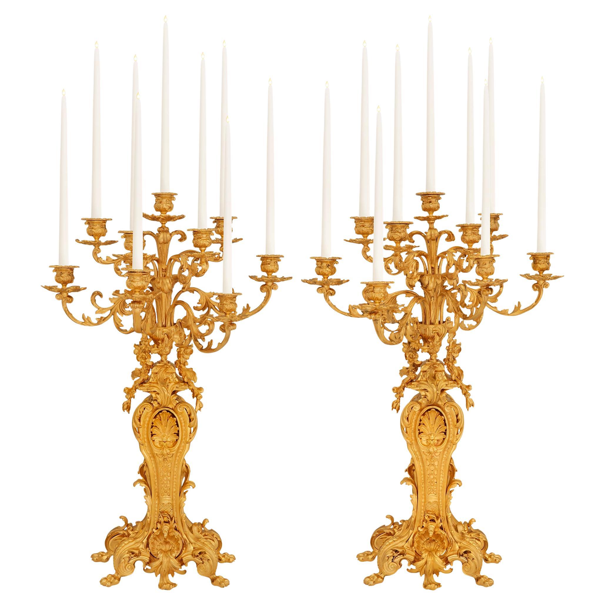 vera coppia di candelabri francesi del XIX secolo in stile Luigi XV in Ormolu