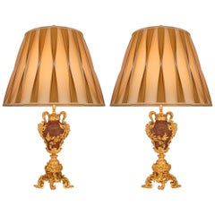 Paire de lampes anciennes Louis XV de St. Rosso du 19ème siècle en bronze doré