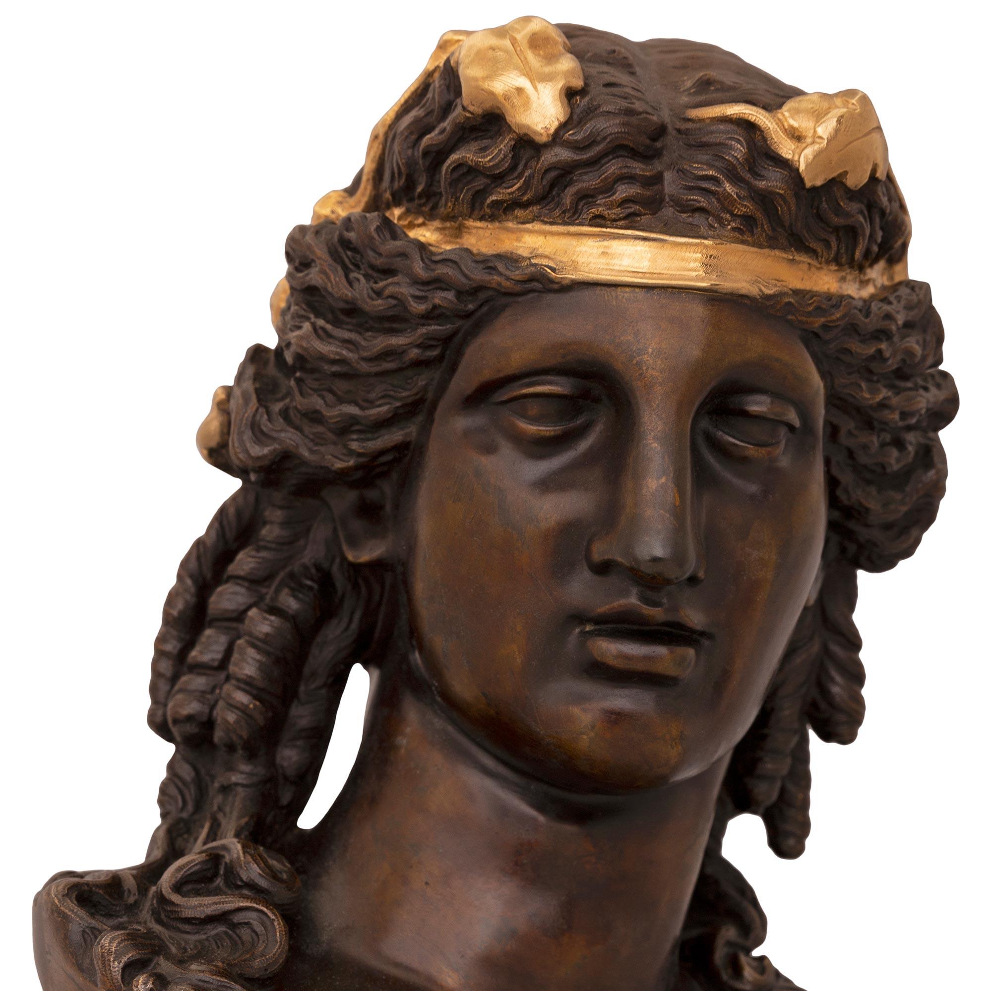 Bronze True Pair Of French 19th Century Louis XVI St. Belle Époque Period Busts  For Sale