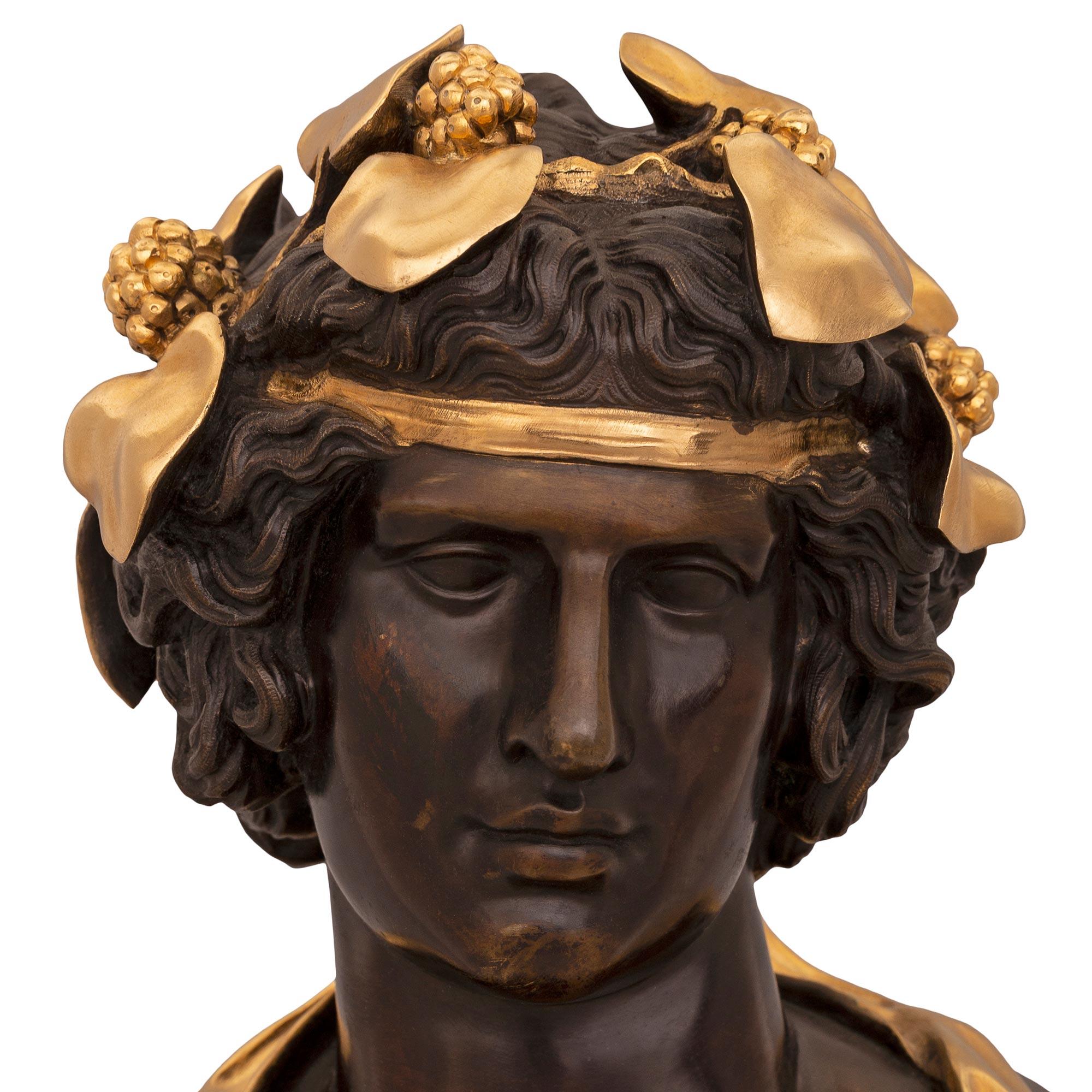 Bronze Véritable paire de bustes français du XIXe siècle de style Louis XVI et de la Belle Époque  en vente