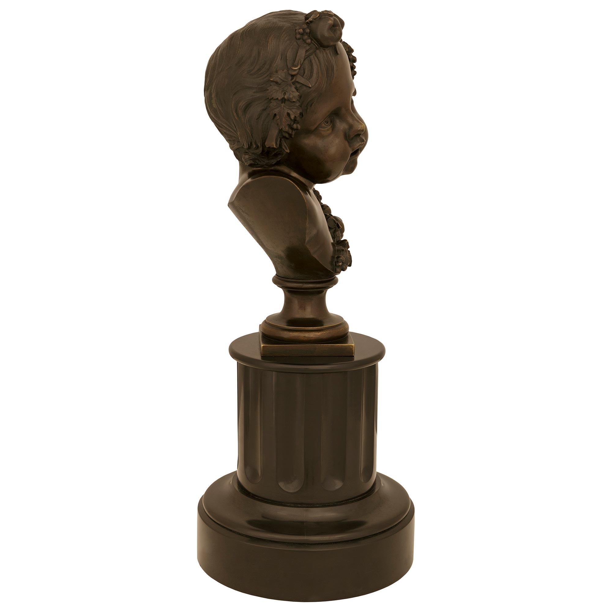 vera coppia di busti francesi del XIX secolo in bronzo e marmo di stile Luigi XVI In condizioni buone in vendita a West Palm Beach, FL