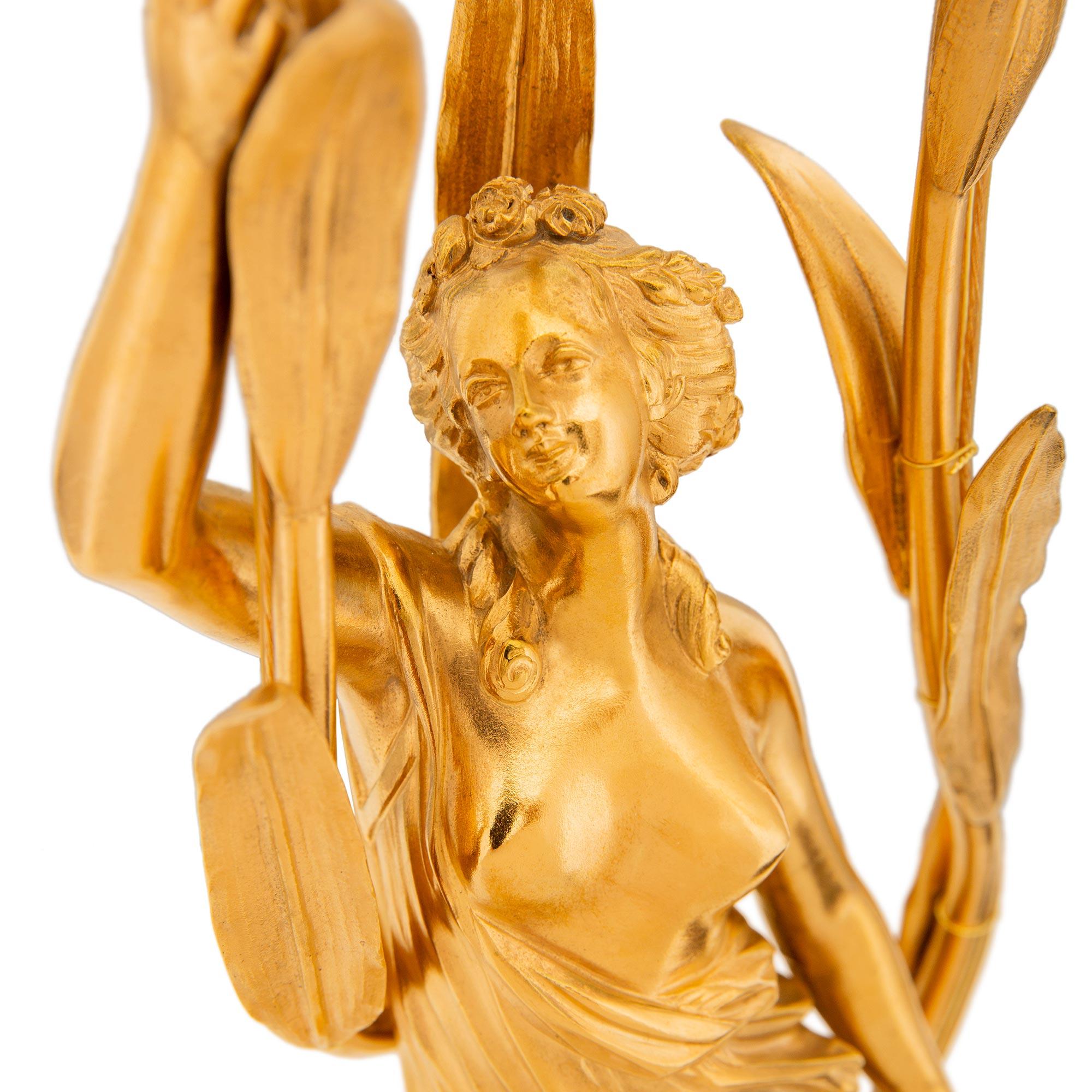vera coppia di lampade francesi del XIX secolo in stile Luigi XVI in ormolu e marmo in vendita 3