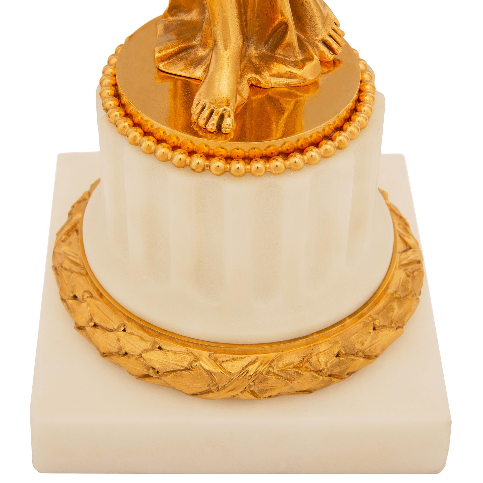 vera coppia di lampade francesi del XIX secolo in stile Luigi XVI in ormolu e marmo in vendita 4