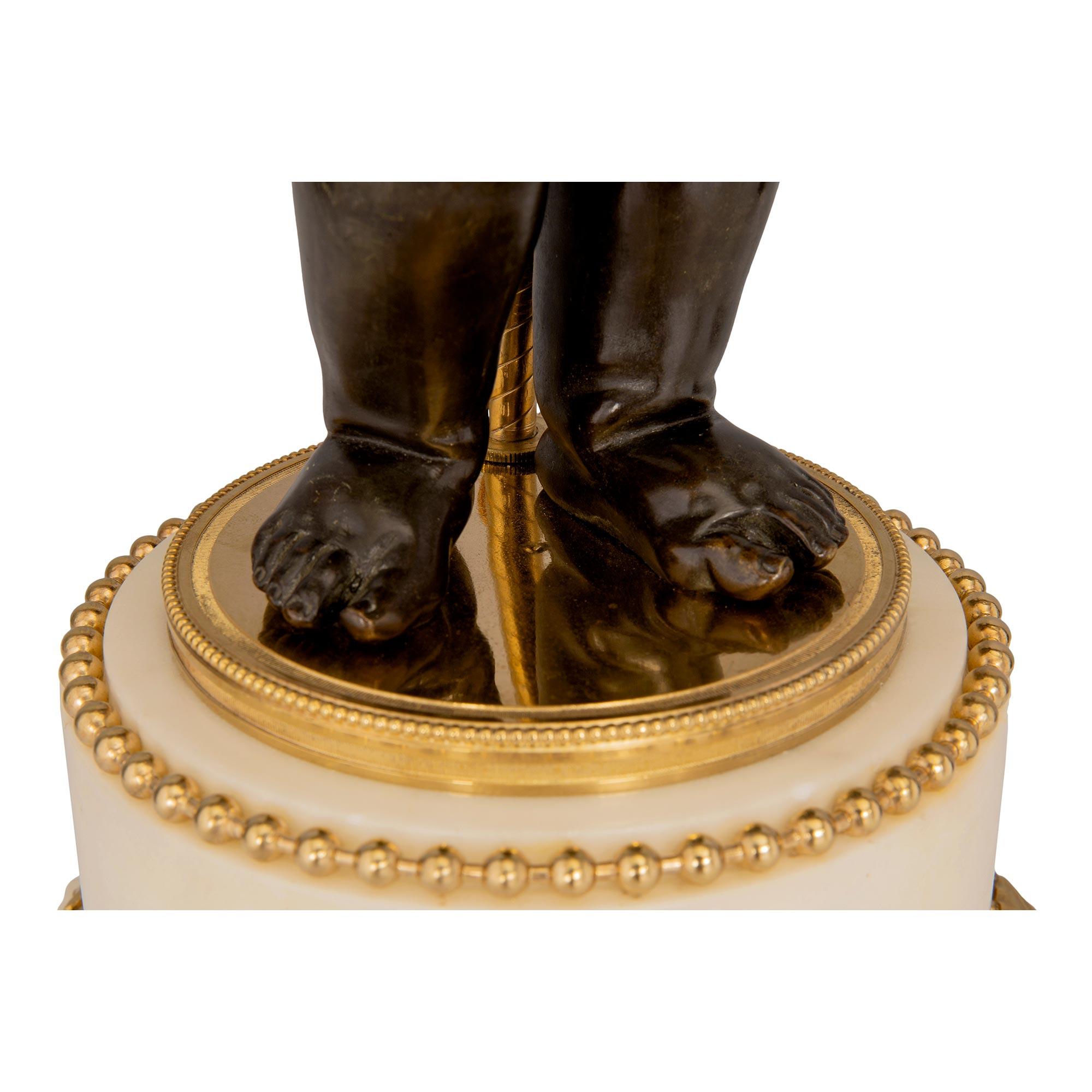 Vera coppia di lampade francesi del XIX secolo in stile Luigi XVI in bronzo e ormeggio In condizioni buone in vendita a West Palm Beach, FL