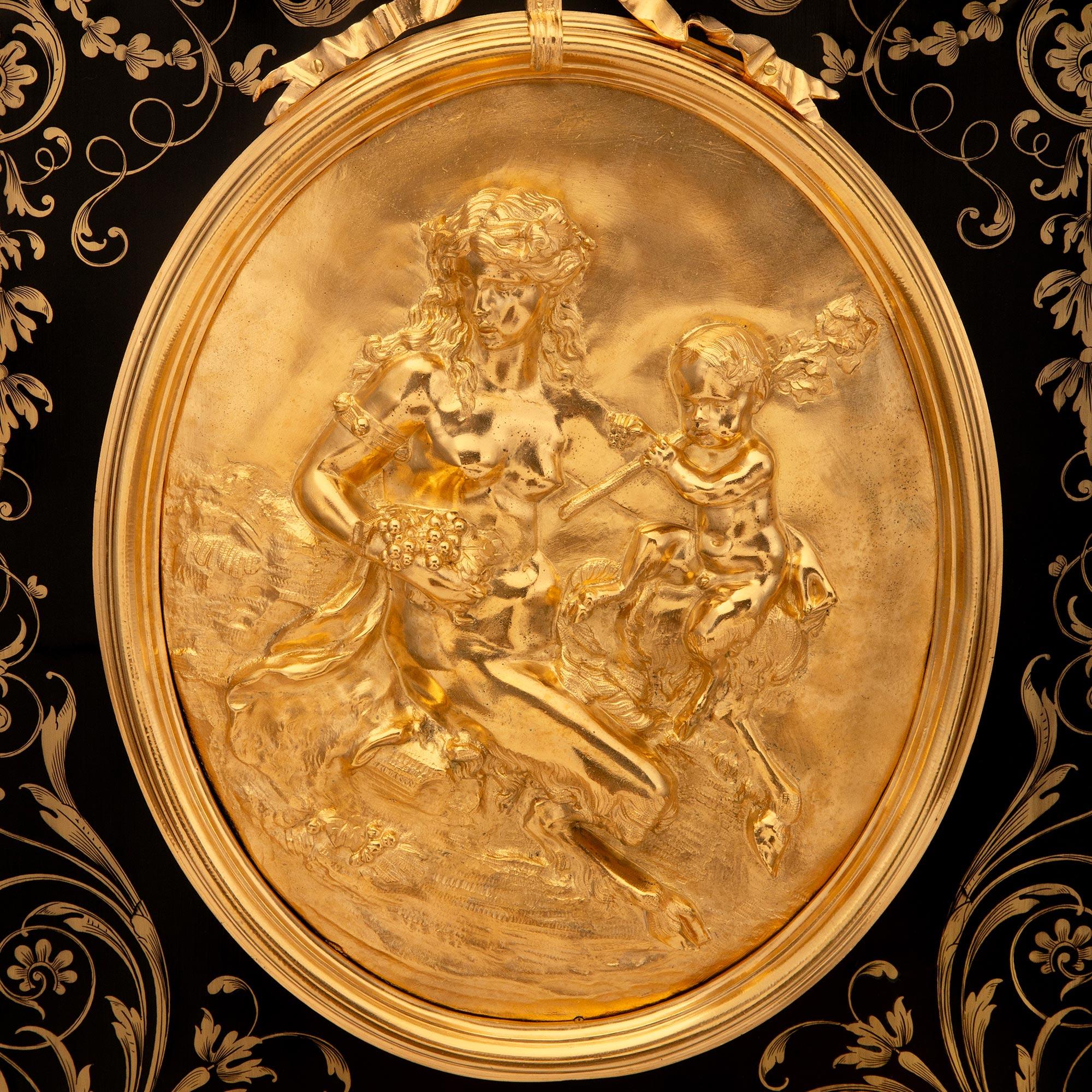 vera coppia di armadi francesi del XIX secolo del periodo di Napoleone III in ebano e ormolu in vendita 4