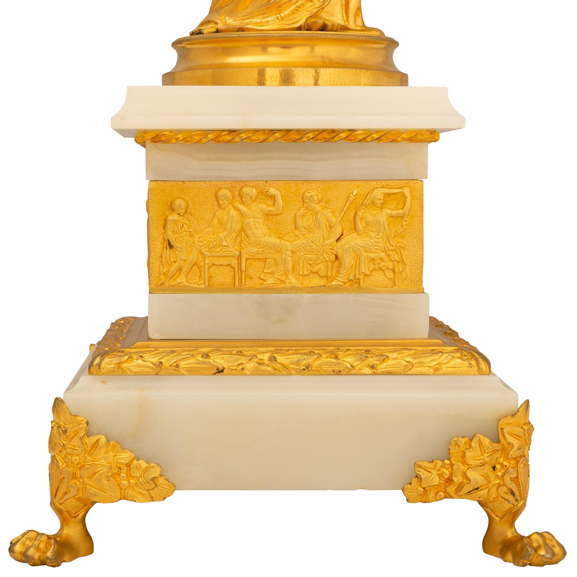 Paire de véritables lampes néoclassiques françaises du XIXe siècle en bronze doré et onyx en vente 4