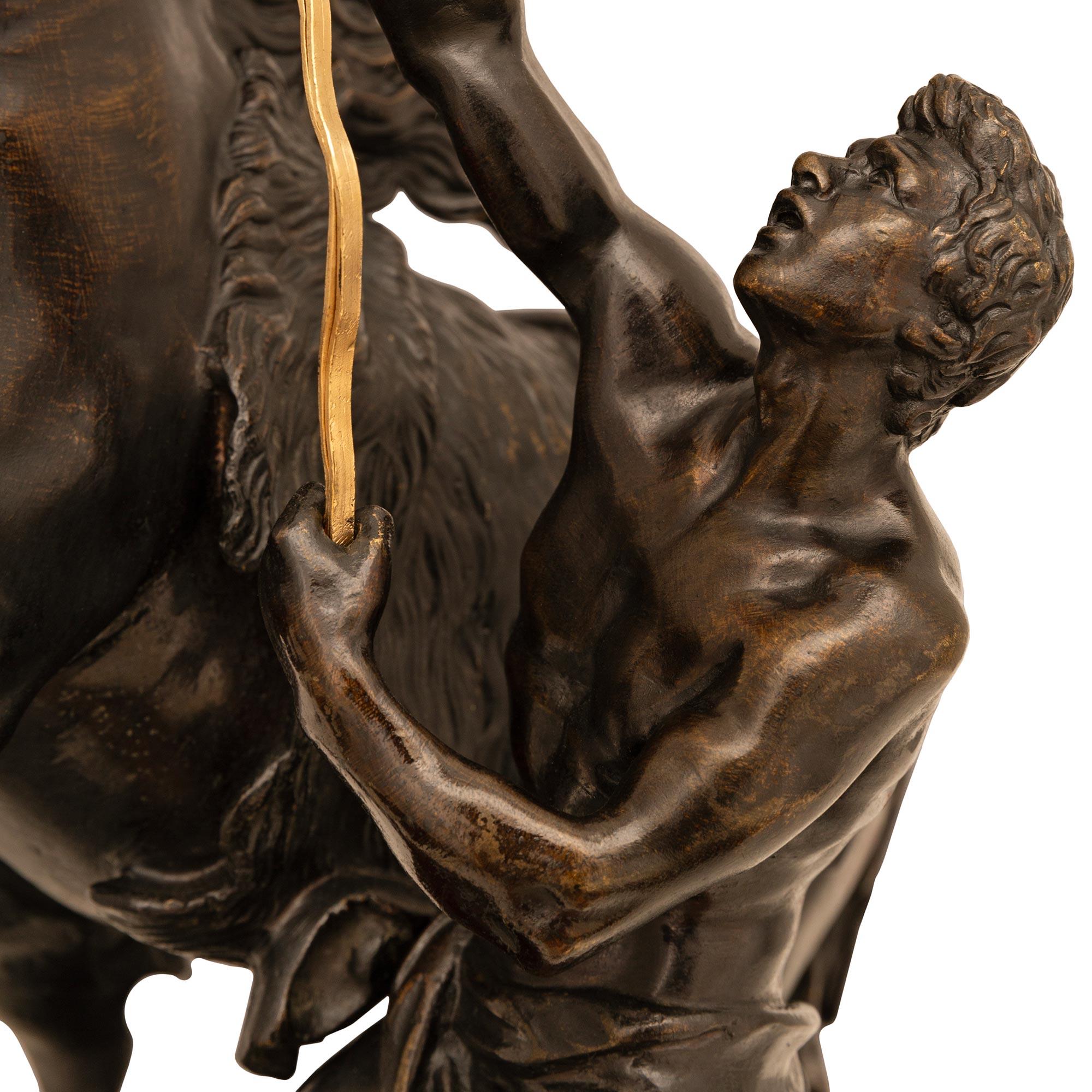 Patiné Paire de véritables statues de chevaux en bronze patiné du 19ème siècle en vente