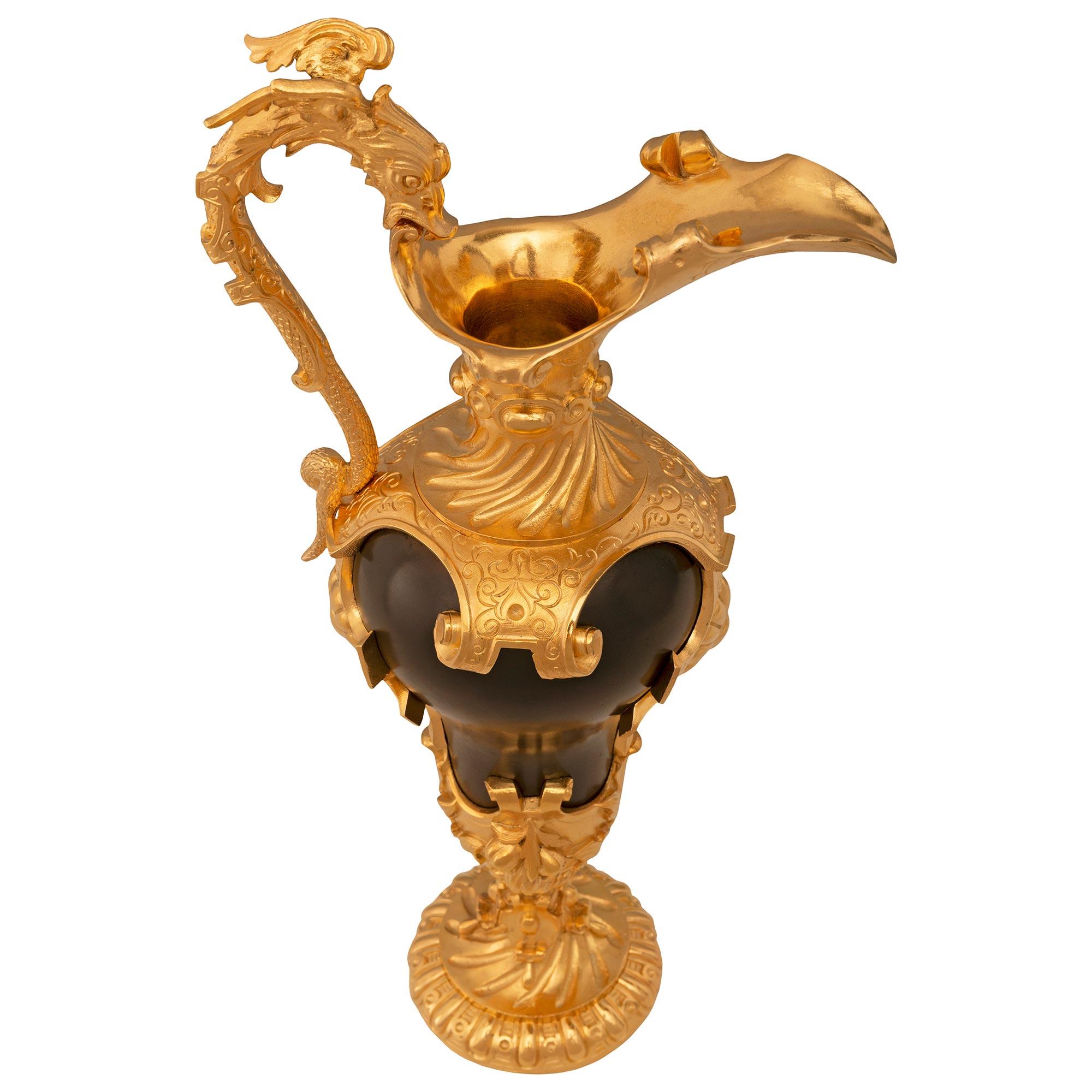 Vera coppia di vasi da notte rinascimentali francesi del XIX secolo in bronzo e ormolu in vendita 1