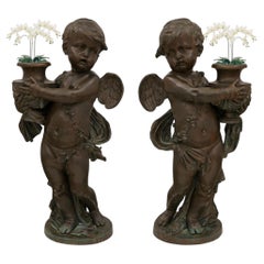 Trueing Paar französische patinierte Bronzestatuen/Pflanzgefäße, signiert von Victor Paillard