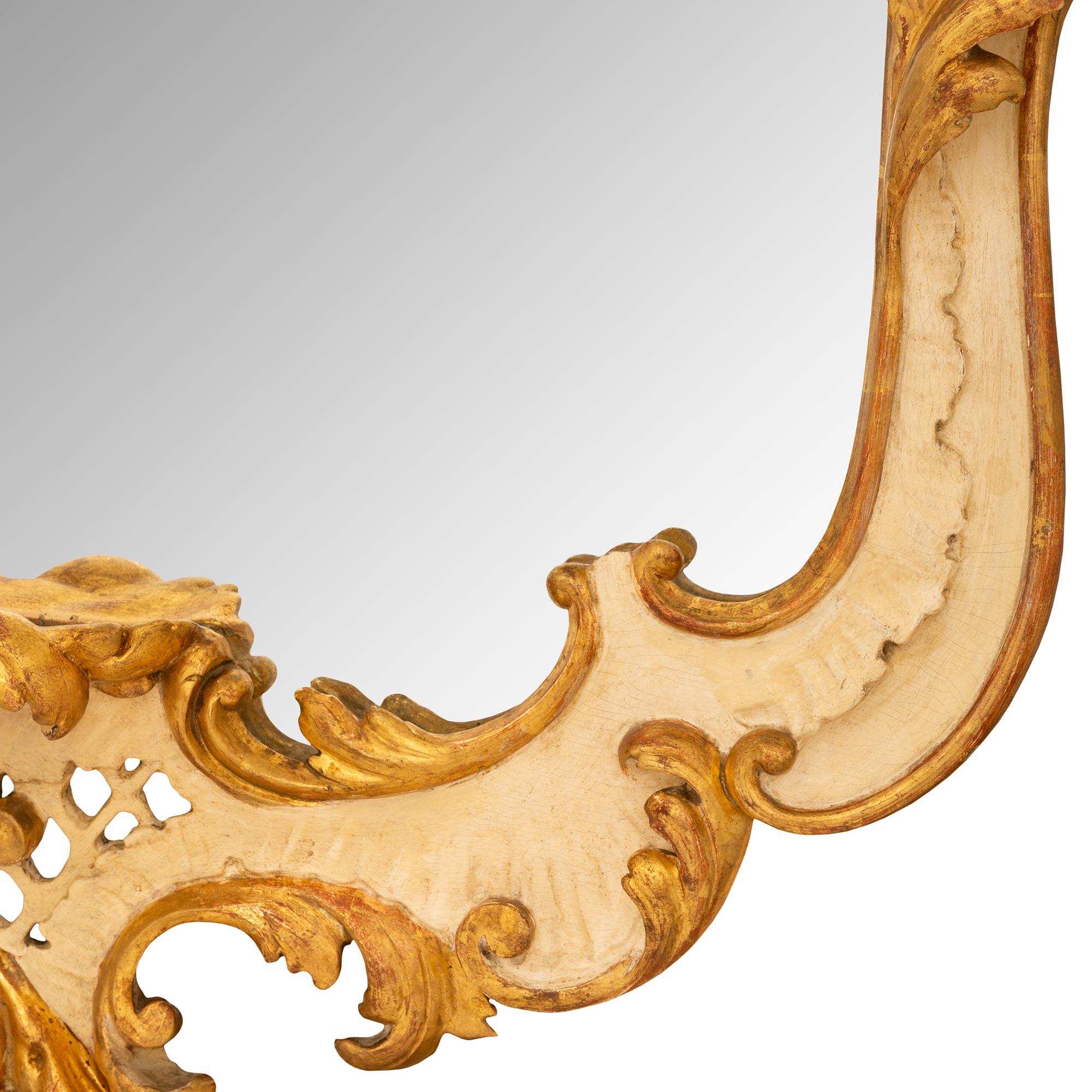 Trueing Paar italienische Spiegel aus dem 19. Jahrhundert, Louis XV, patiniert und aus Giltwood (Holz) im Angebot