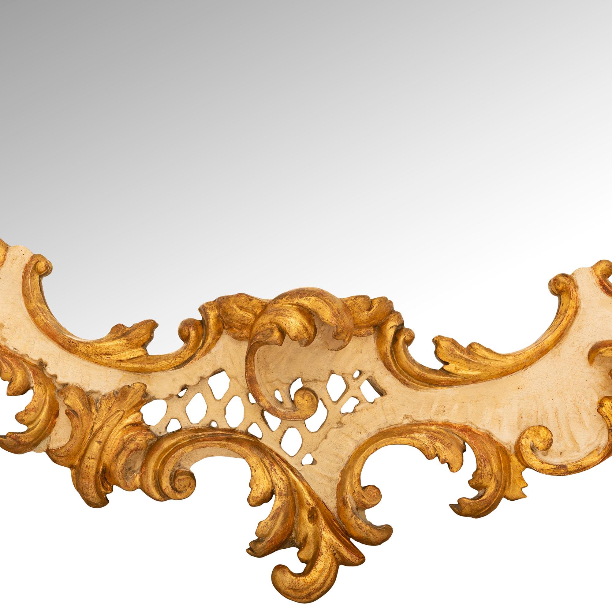 Trueing Paar italienische Spiegel aus dem 19. Jahrhundert, Louis XV, patiniert und aus Giltwood im Angebot 1