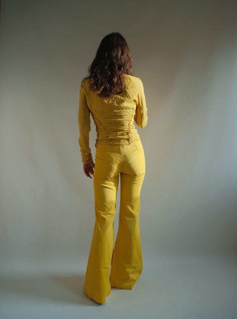 True Vintage Roberto Cavalli Yellow Silk Ruched Corset Blouse In Good Condition For Sale In Berlin, DE