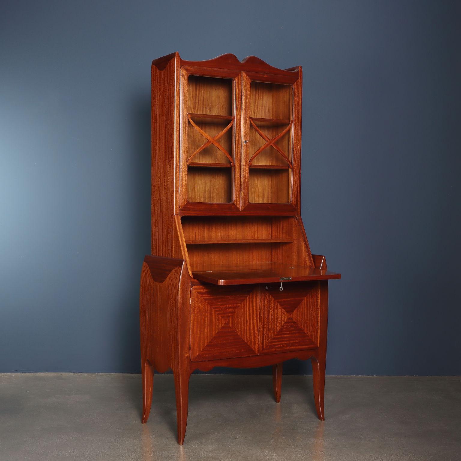 Mid-Century Modern Trumeau 1950s Italian manufacture restored For Sale