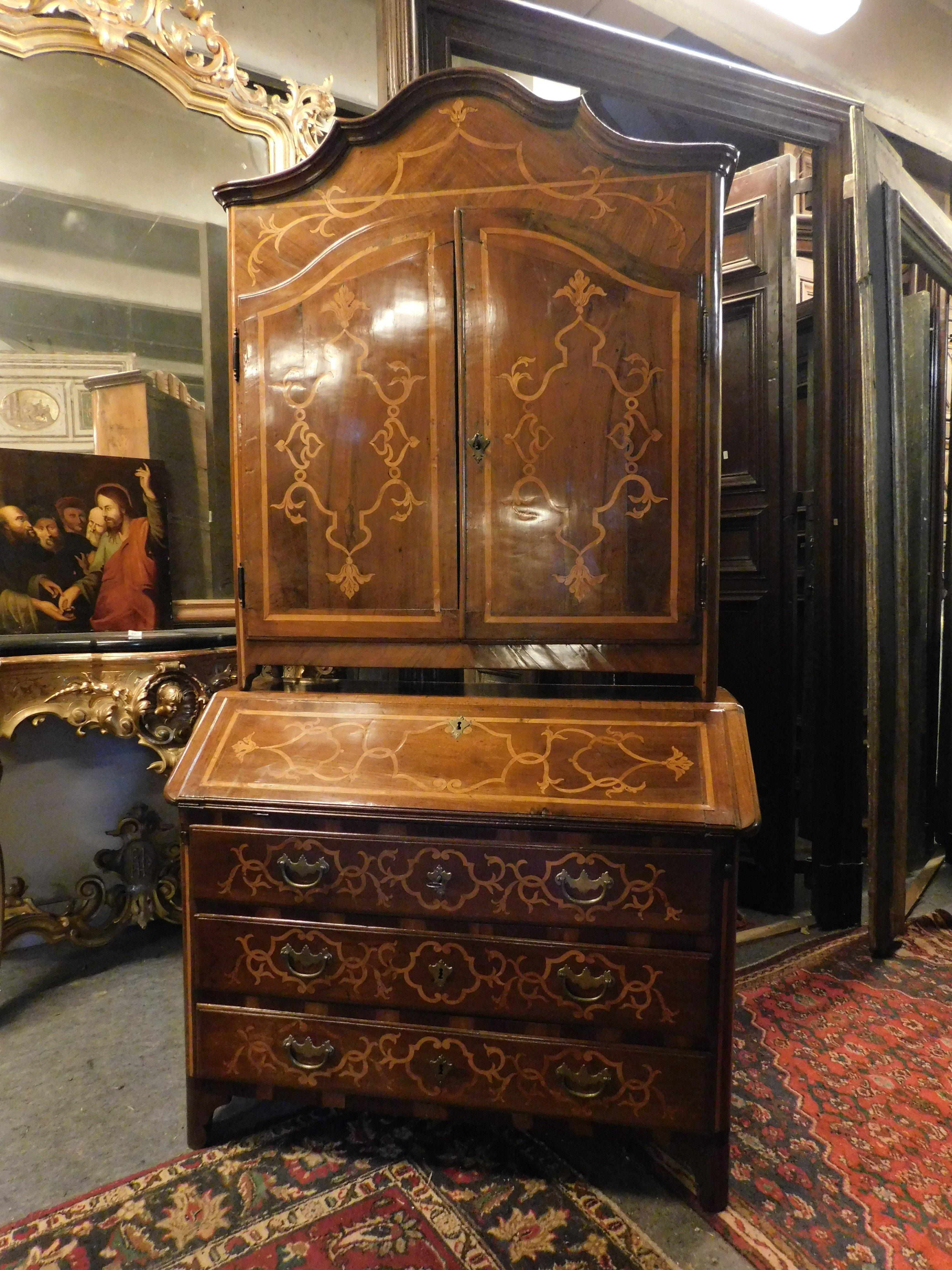 Italian Trumeau cabinet in walnut richly inlaid, Italy For Sale