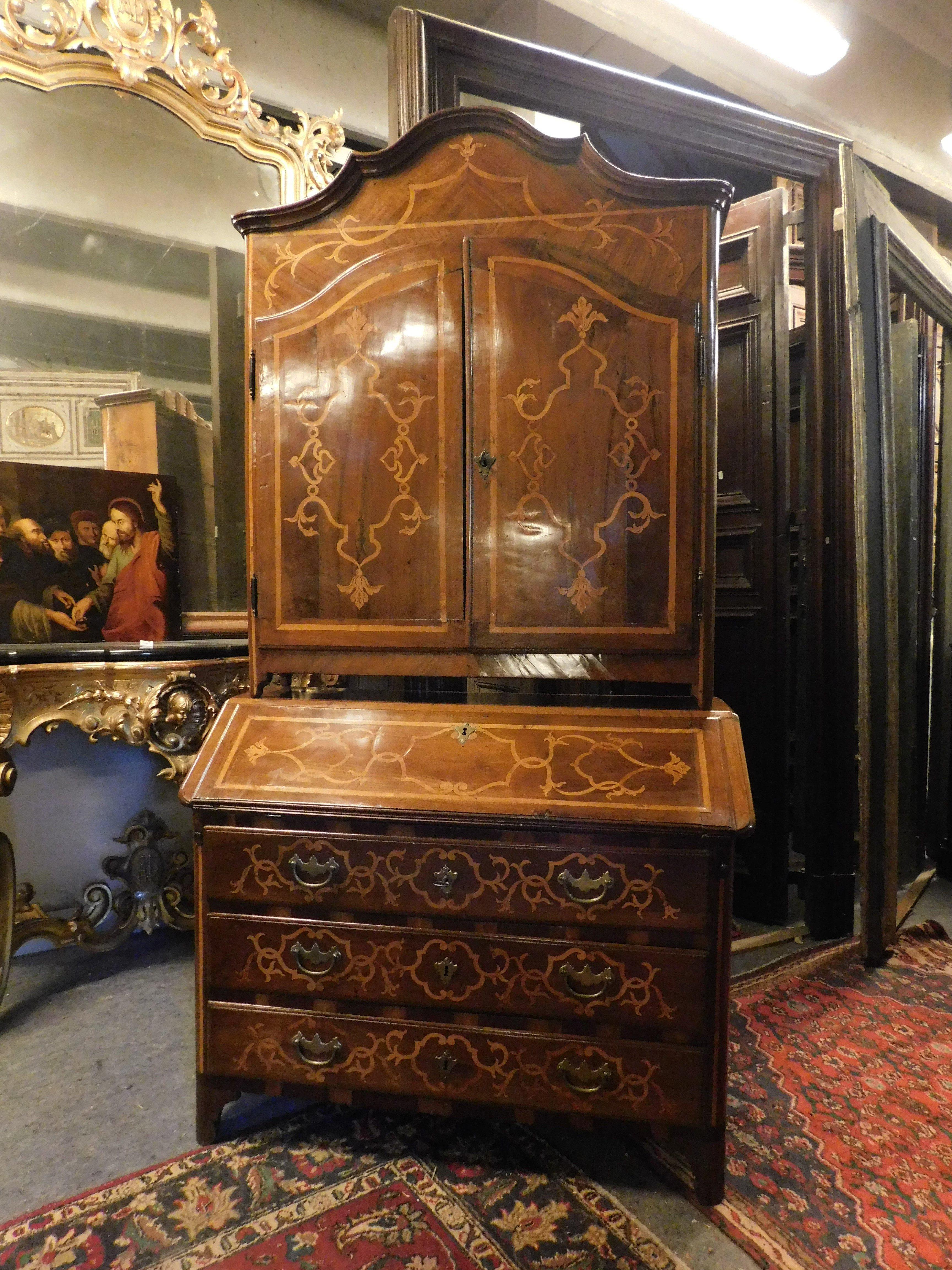 Inlay Trumeau cabinet in walnut richly inlaid, Italy For Sale