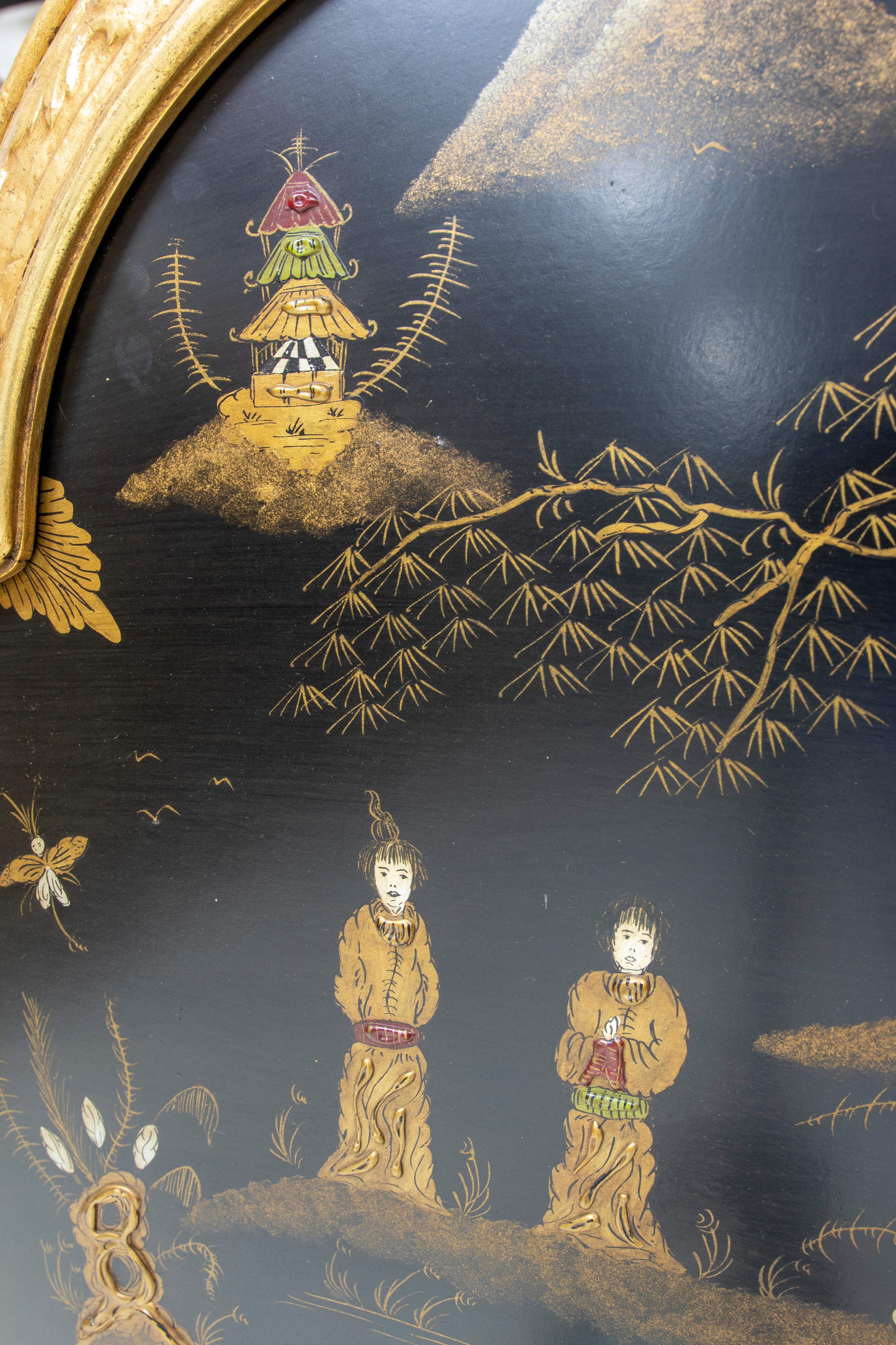 Vergoldeter Trumeau-Wandspiegel mit handbemalten Szenen im Angebot 1
