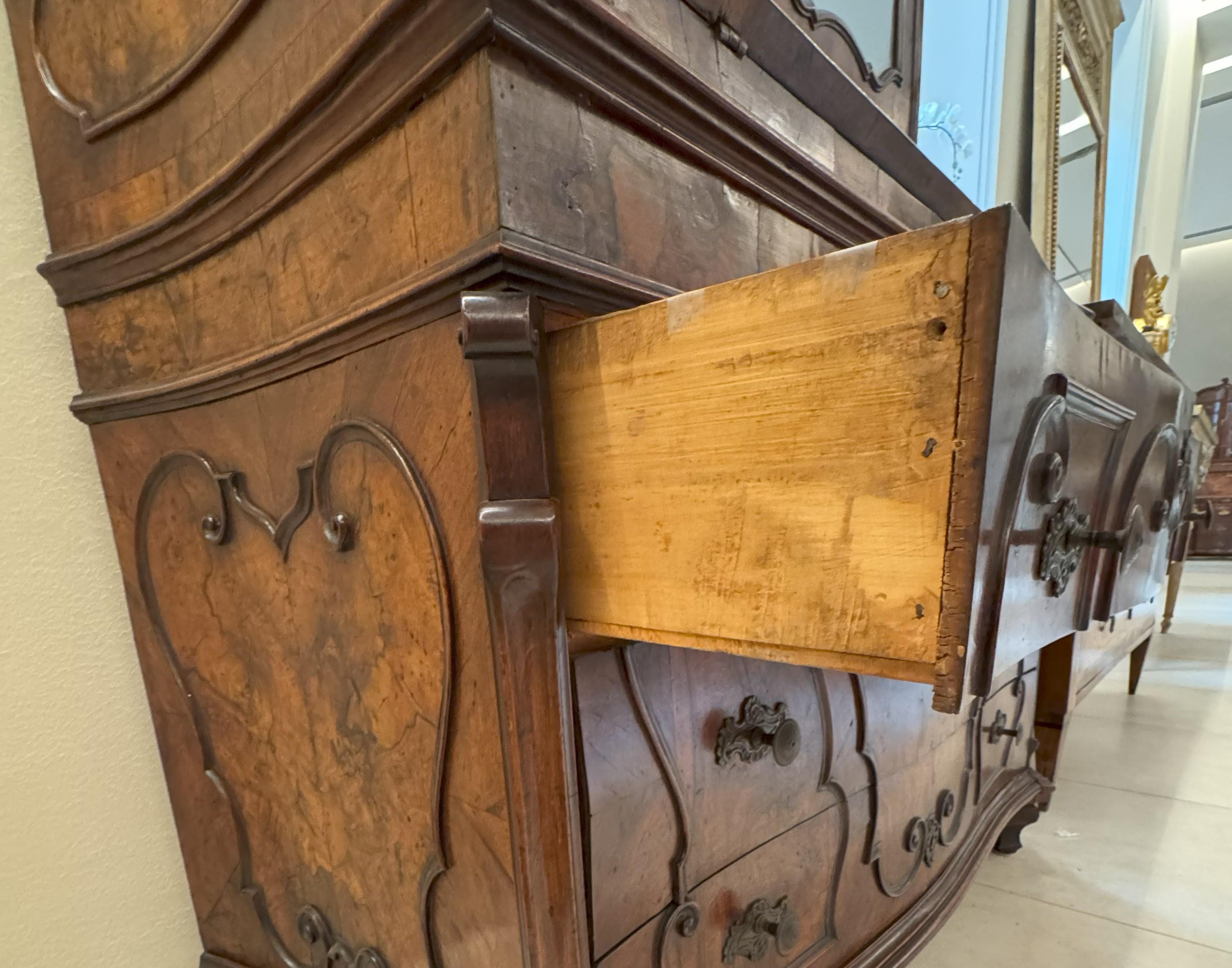 Trumeau lastronato in radica, Lombardia, XVIII secolo en venta 1