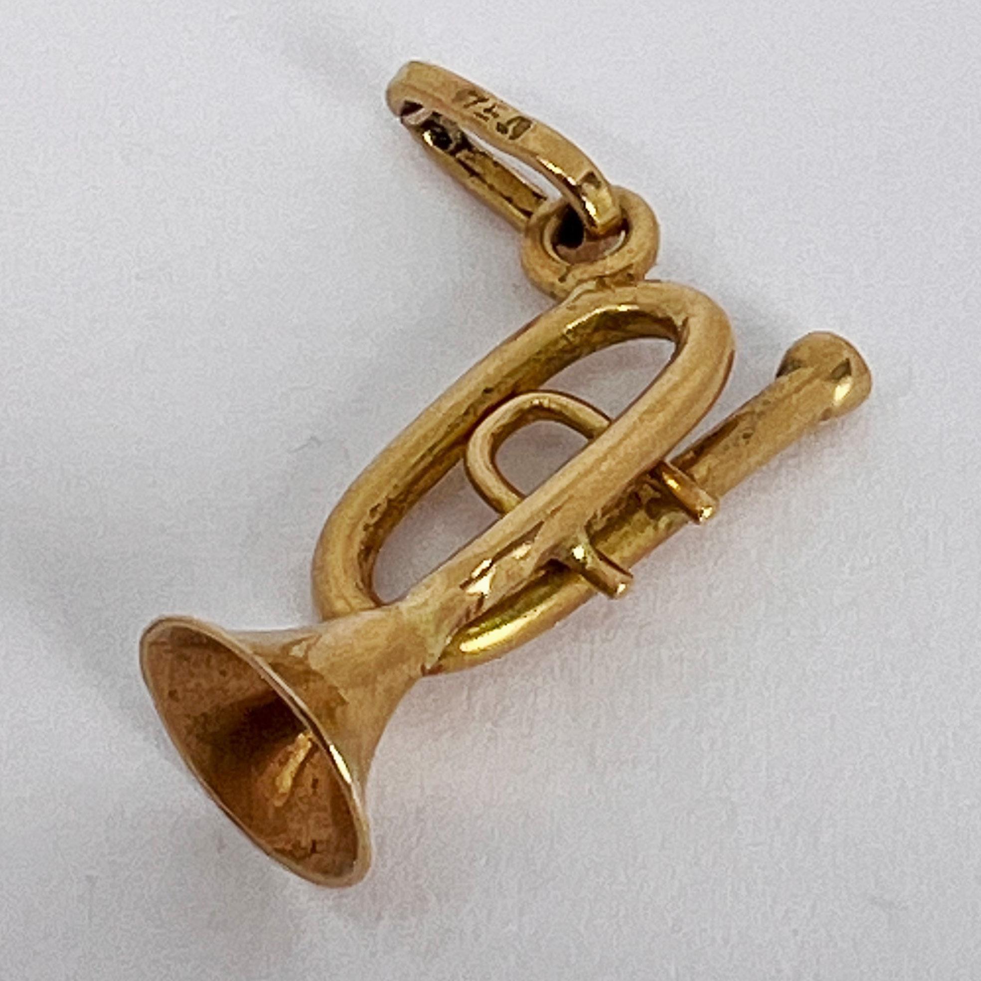 Trumpet 18K Yellow Gold Charm Pendant In Good Condition For Sale In London, GB