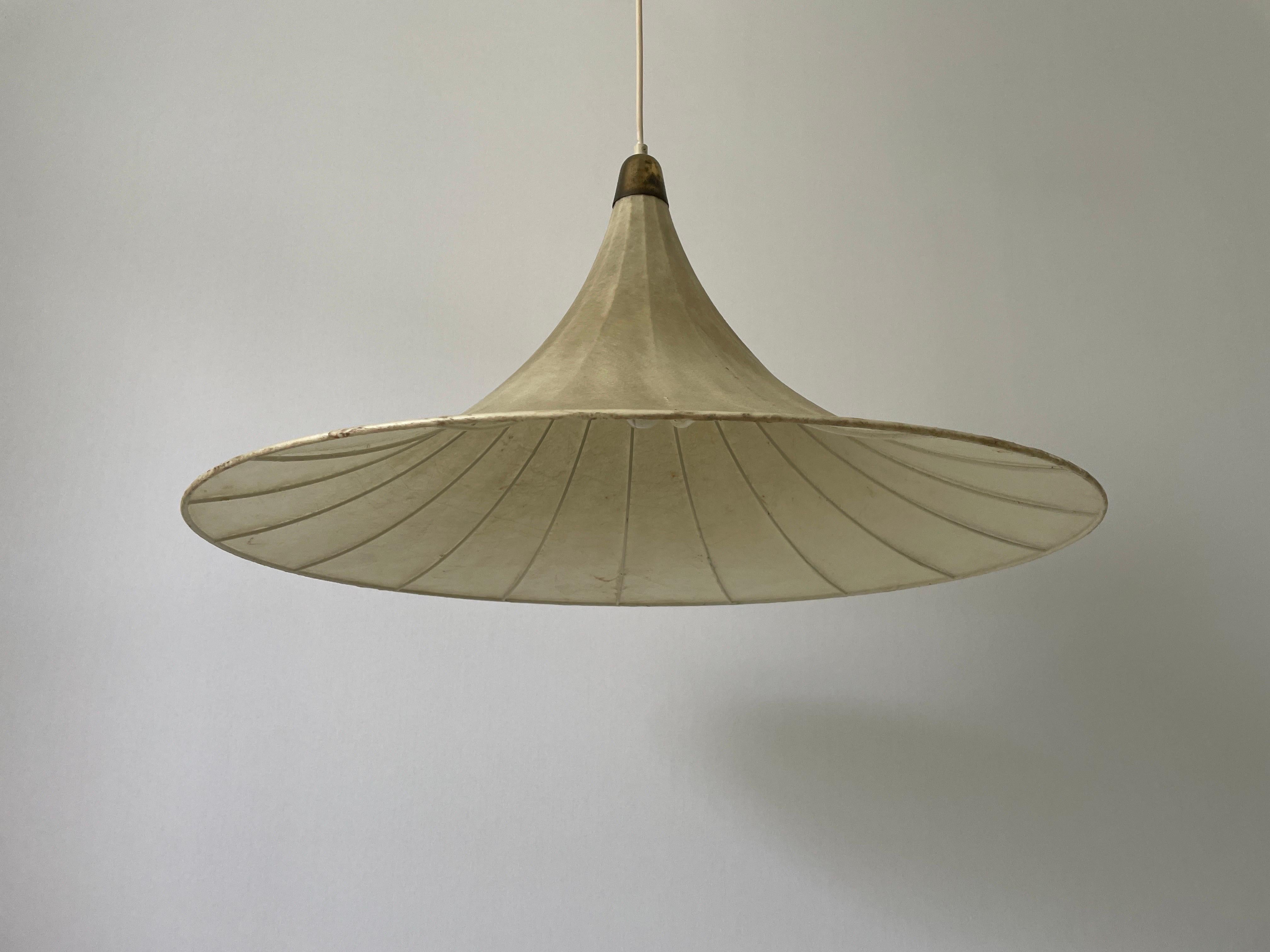 Italiano Lampada a sospensione a bozzolo grande di Trumpet Design, anni '60, Italia in vendita