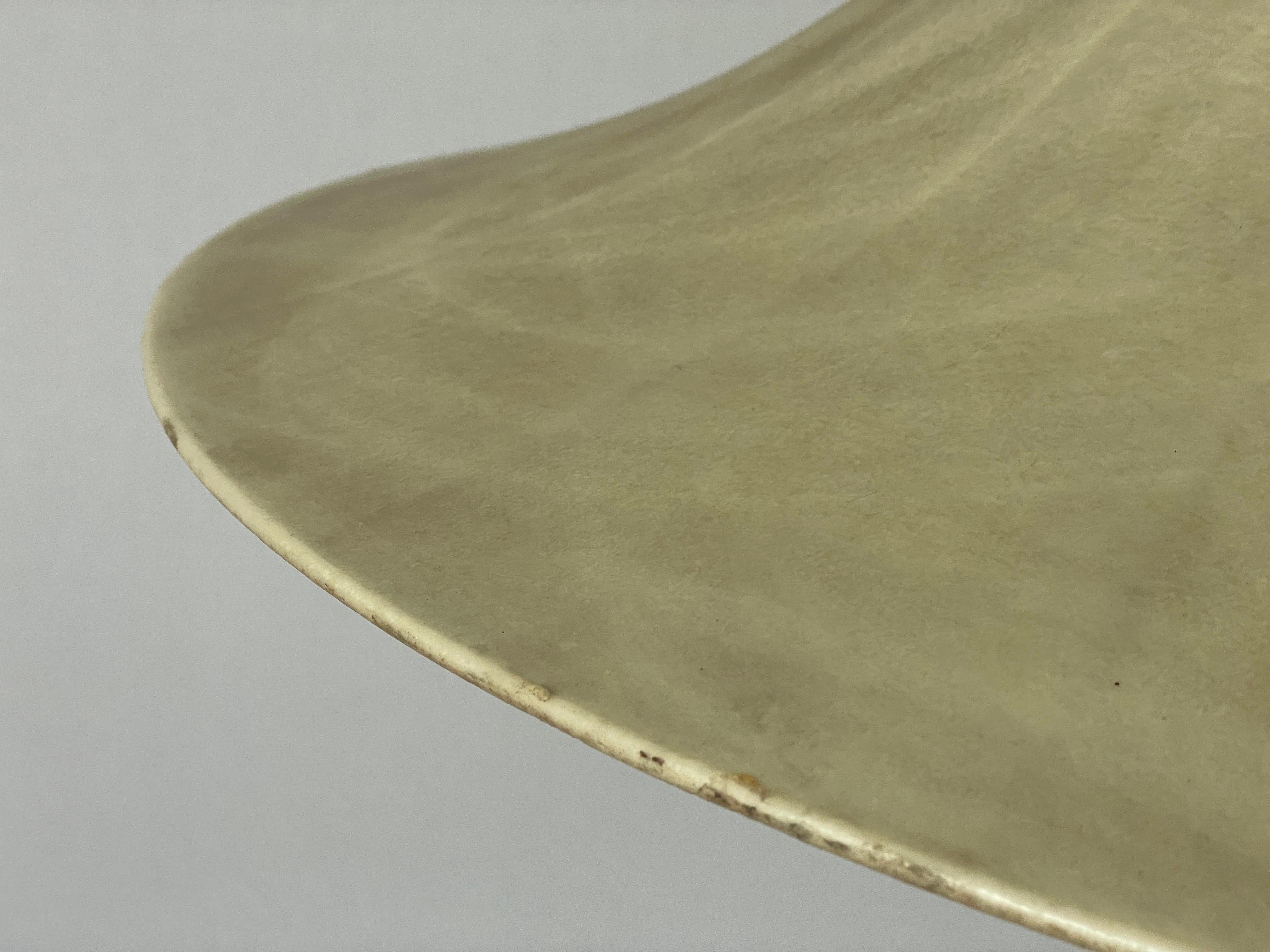 Resina Lampada a sospensione a bozzolo grande di Trumpet Design, anni '60, Italia in vendita