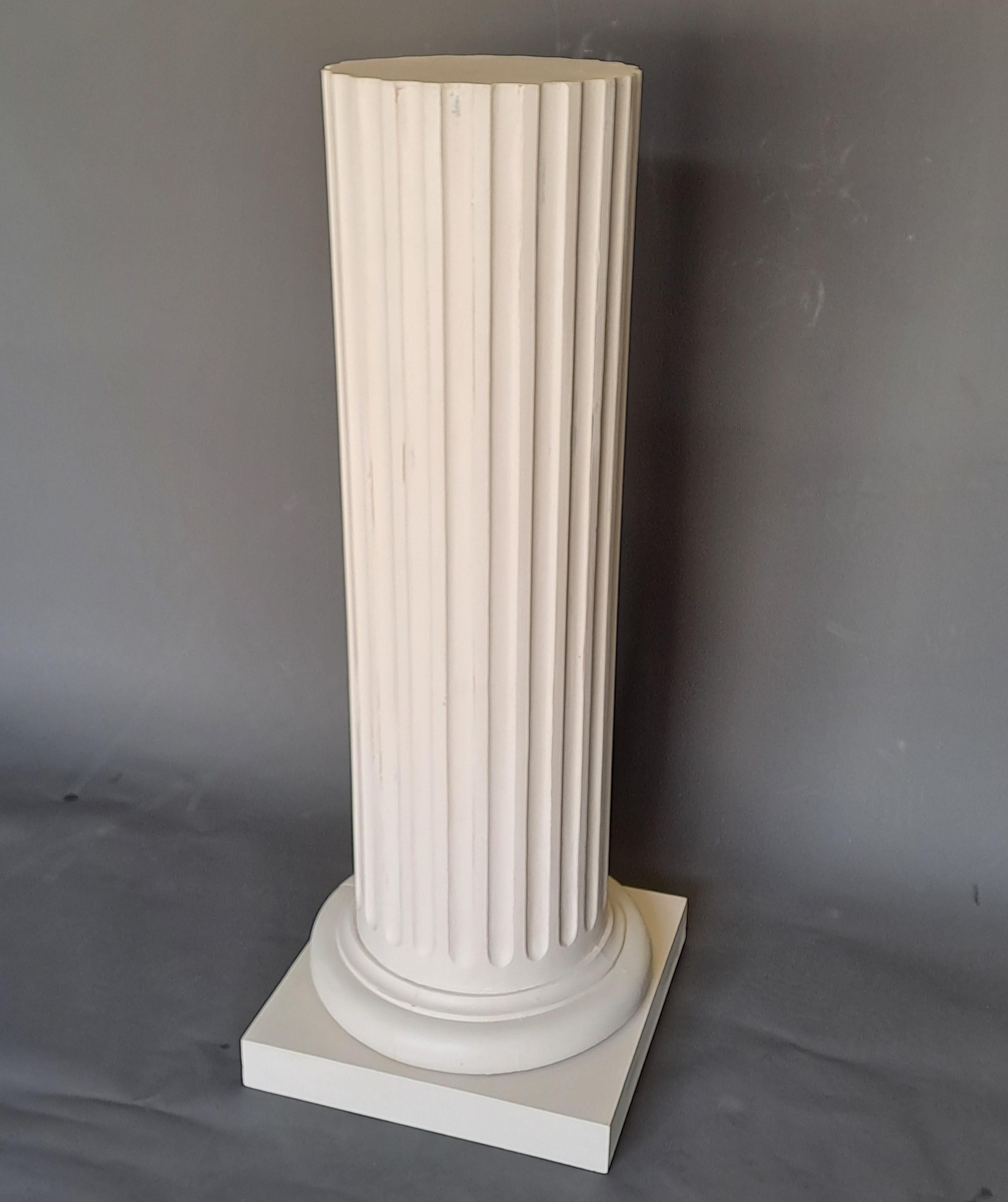 Truncated Column With Flutes In Lacquered Wood For Sale 1