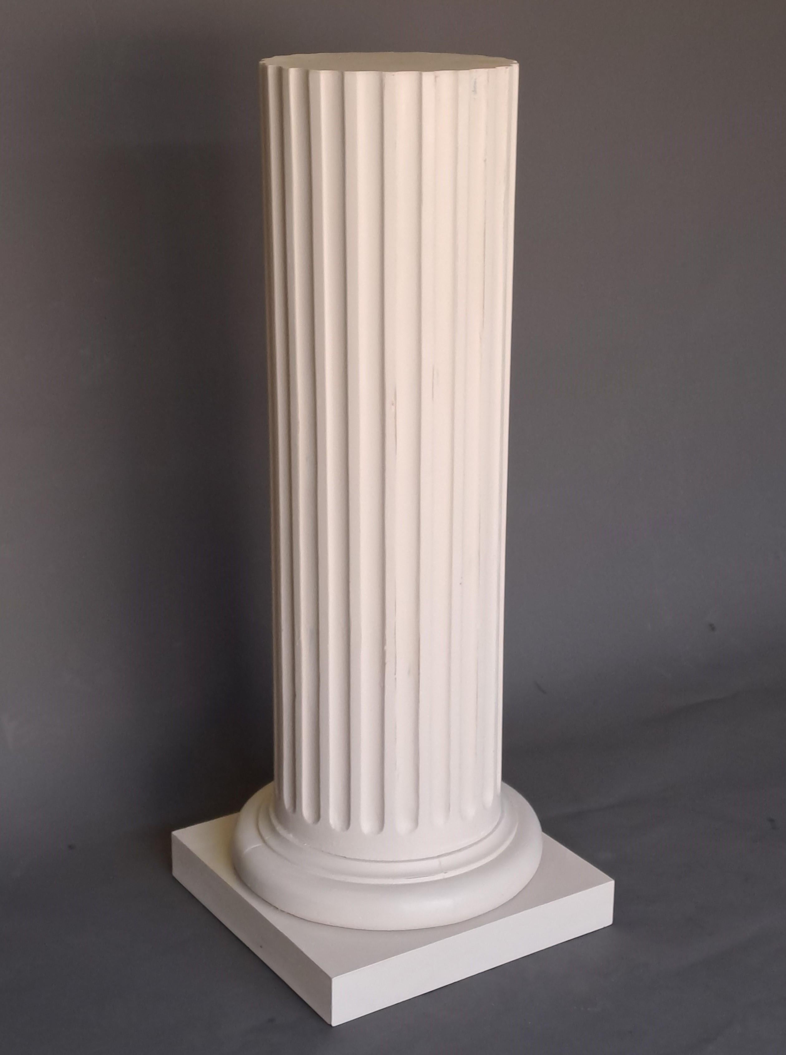Truncated Column With Flutes In Lacquered Wood For Sale 3