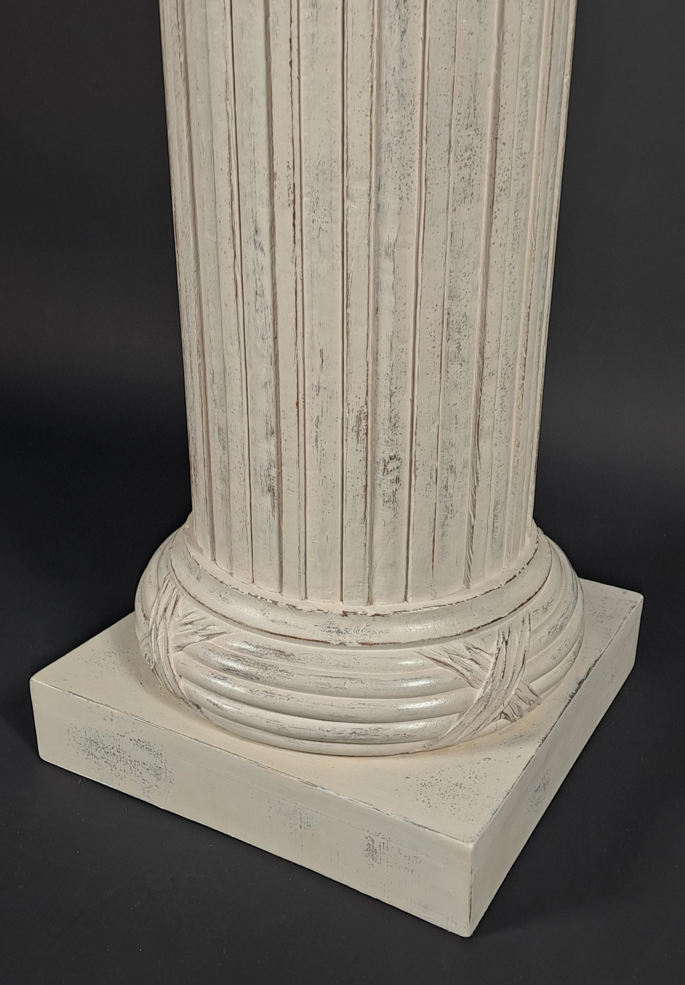 Abgeschnittene Säule im Louis-XVI-Stil mit gerippter Kannelierung (Französisch) im Angebot