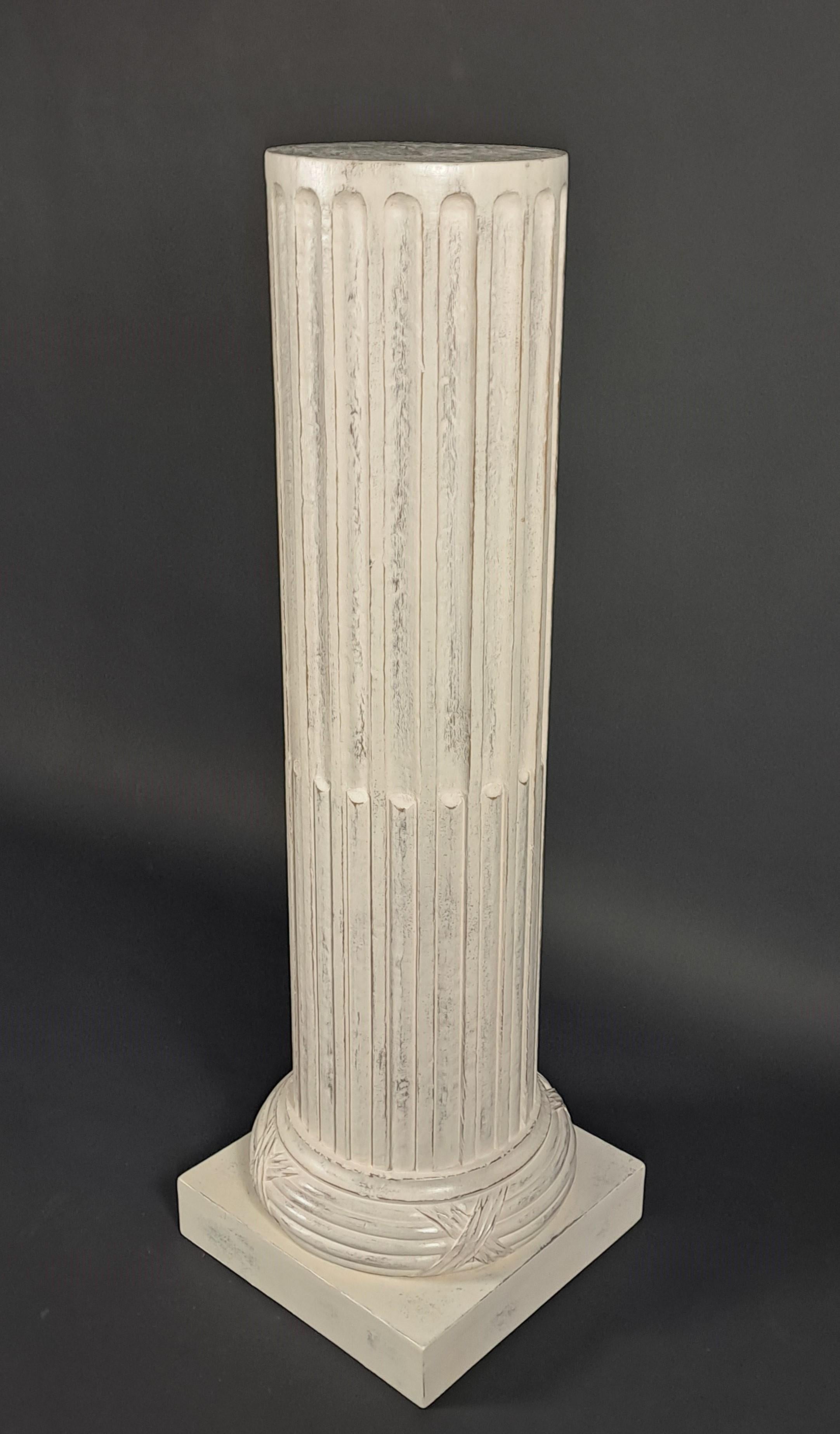 Abgeschnittene Säule im Louis-XVI-Stil mit gerippter Kannelierung im Angebot 1