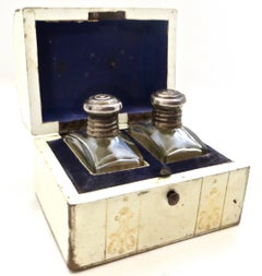 Reisekoffer mit Parfümflasche in Trunk-Design, amerikanisch, um 1910