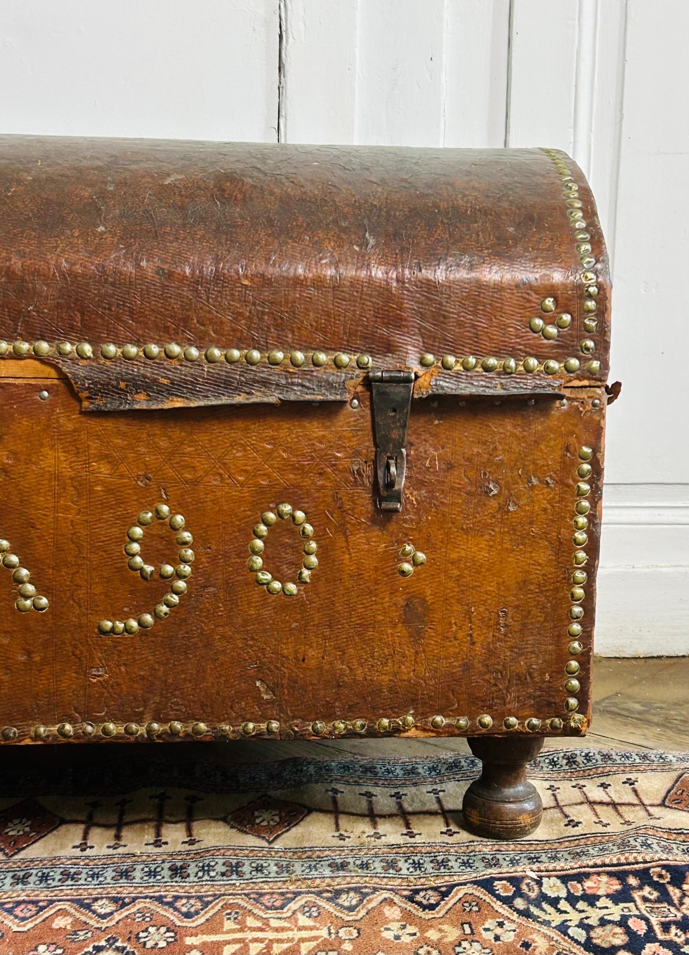 18th Century and Earlier Trunk - Dome Chest Wrapped in Studded Leather - Italy - 18th Louis XV Period