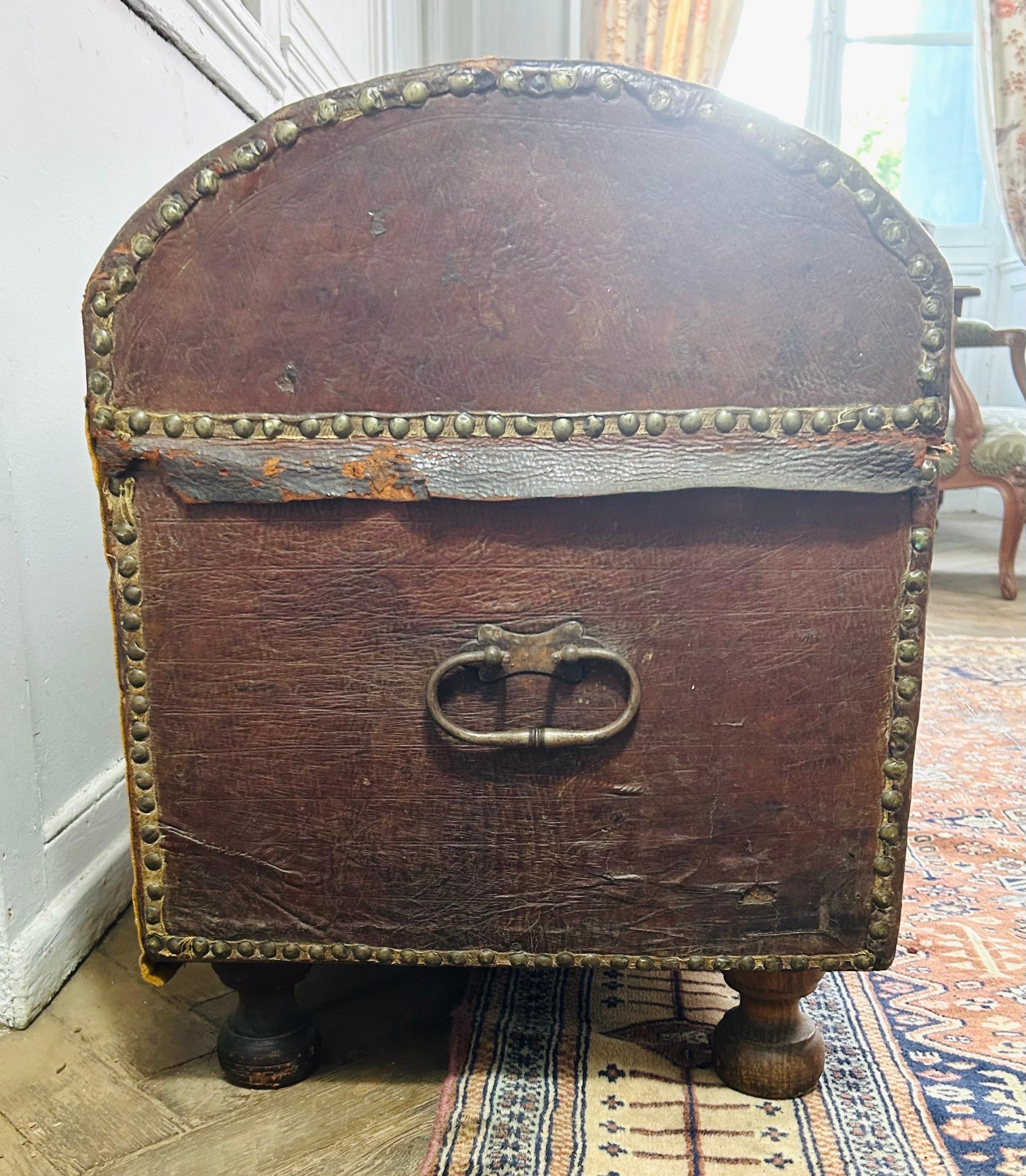 Trunk - Dome Chest Wrapped in Studded Leather - Italy - 18th Louis XV Period 2