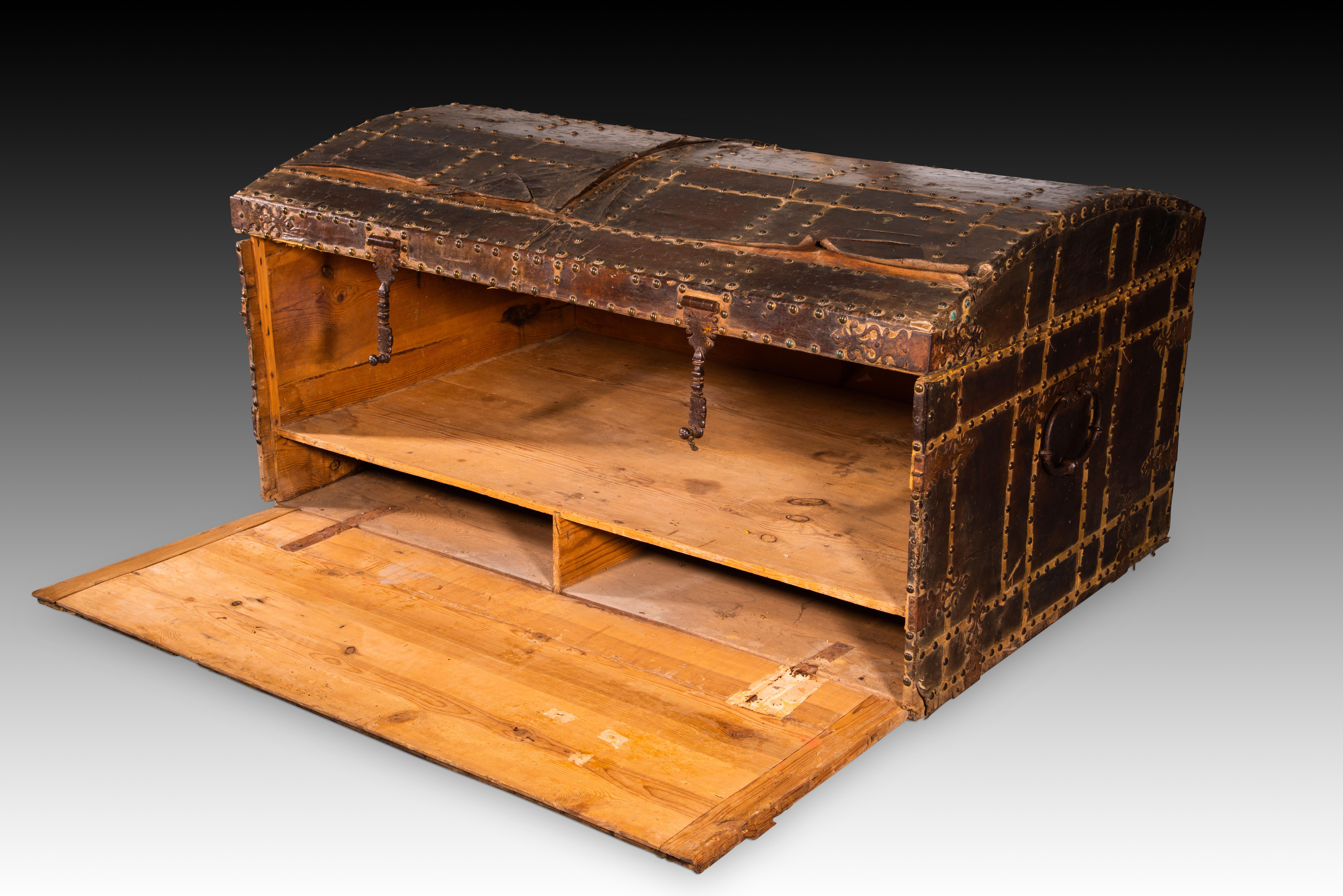 Tronc. Wood, cuir, fer. École espagnole, vers 1700. en vente 2