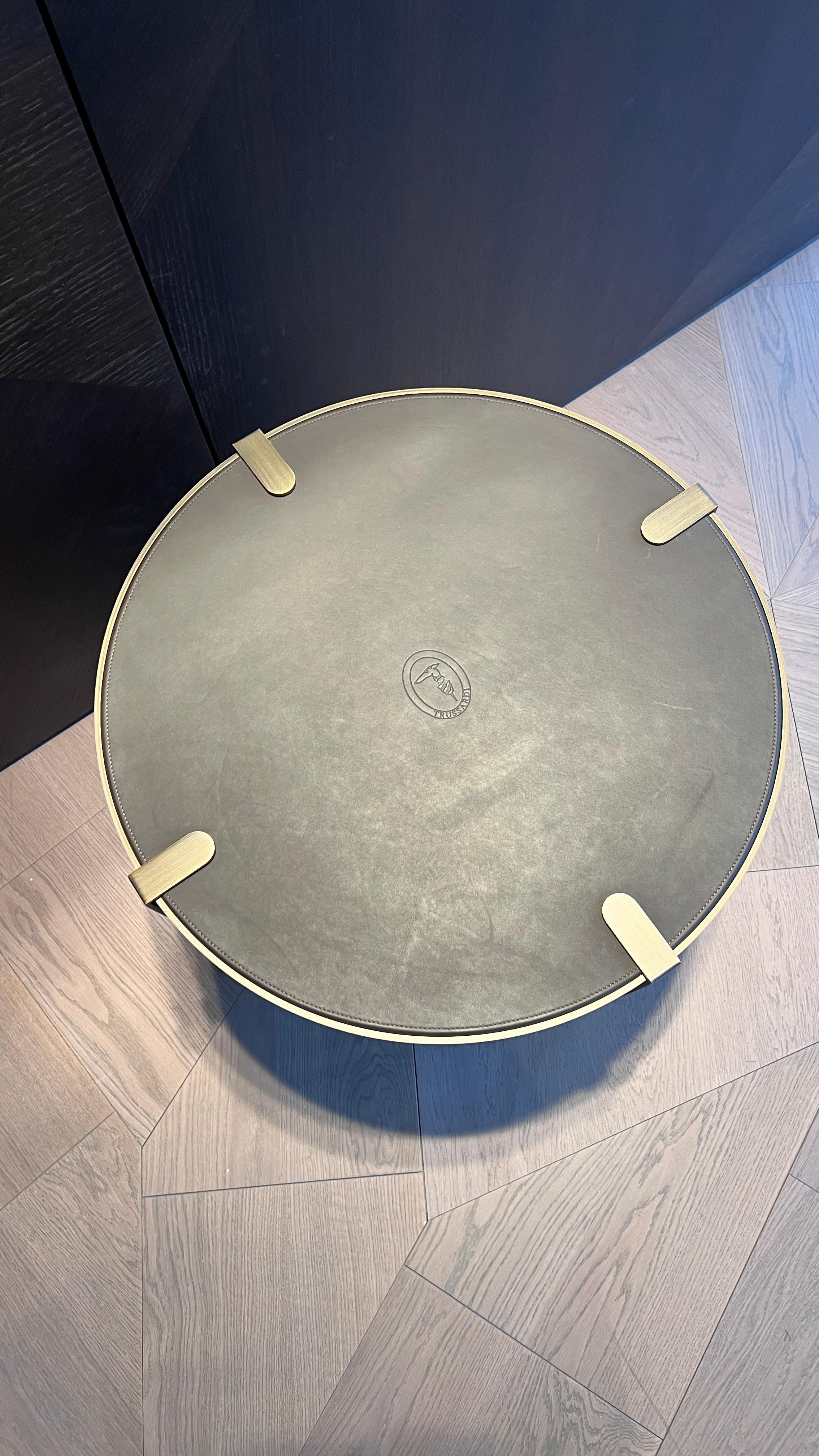 Contemporary Trussadi Sidetable in Leather and Bronze For Sale