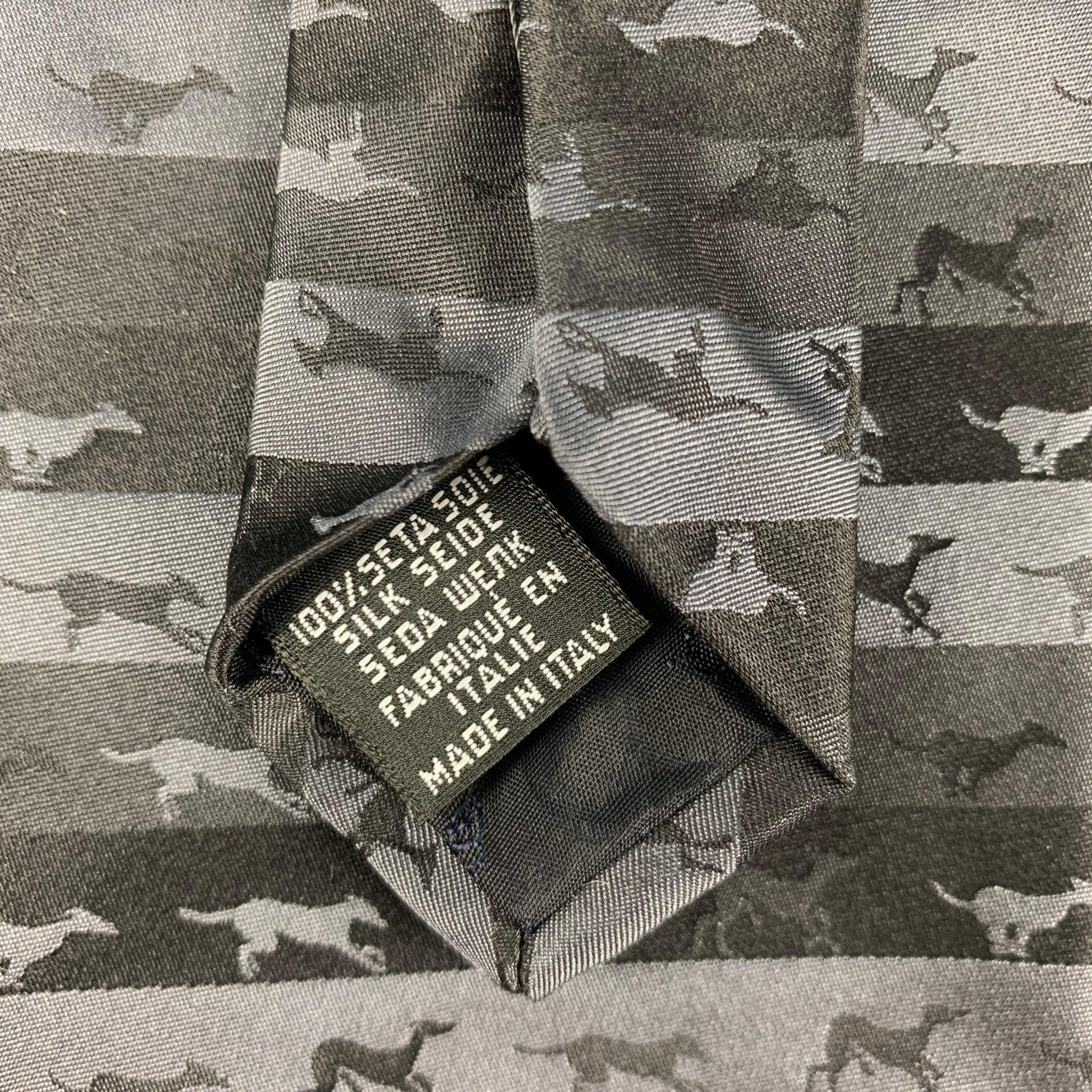 TRUSSARDI Cravate rayée « Dogs » noire et grise en vente 1