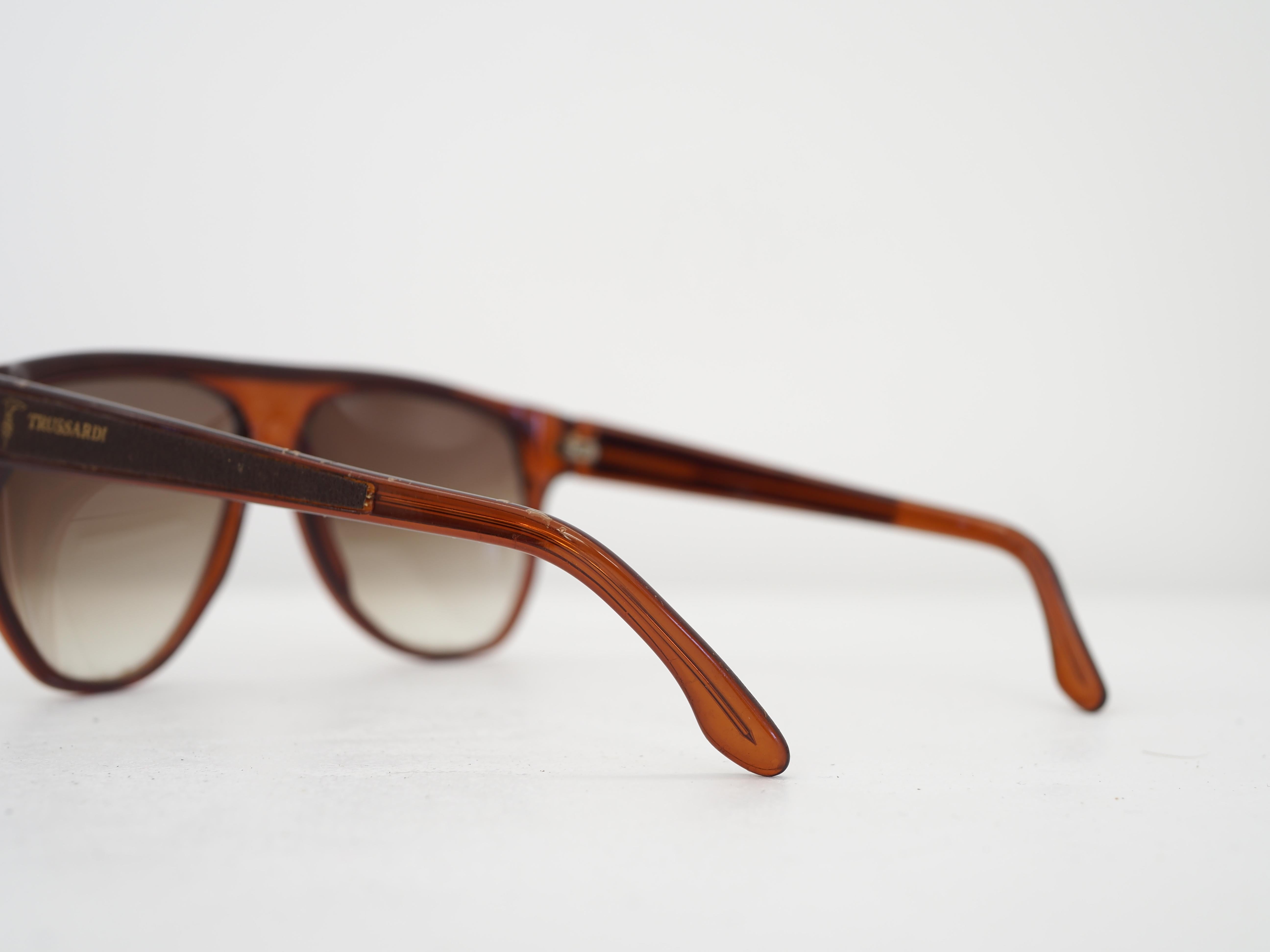 Women's or Men's Trussardi brown sunglasses For Sale