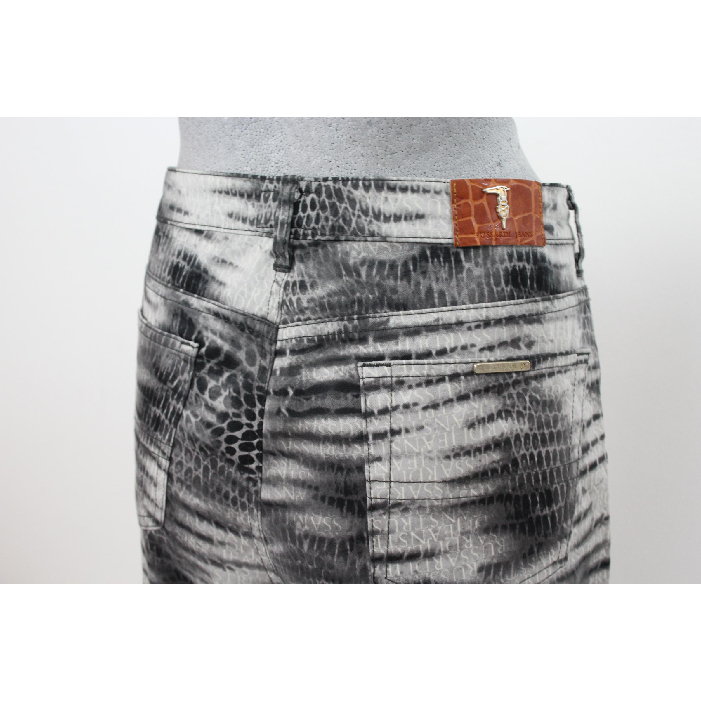 Trussardi - Pantalon Capri à taches en coton noir et gris Excellent état - En vente à Brindisi, Bt
