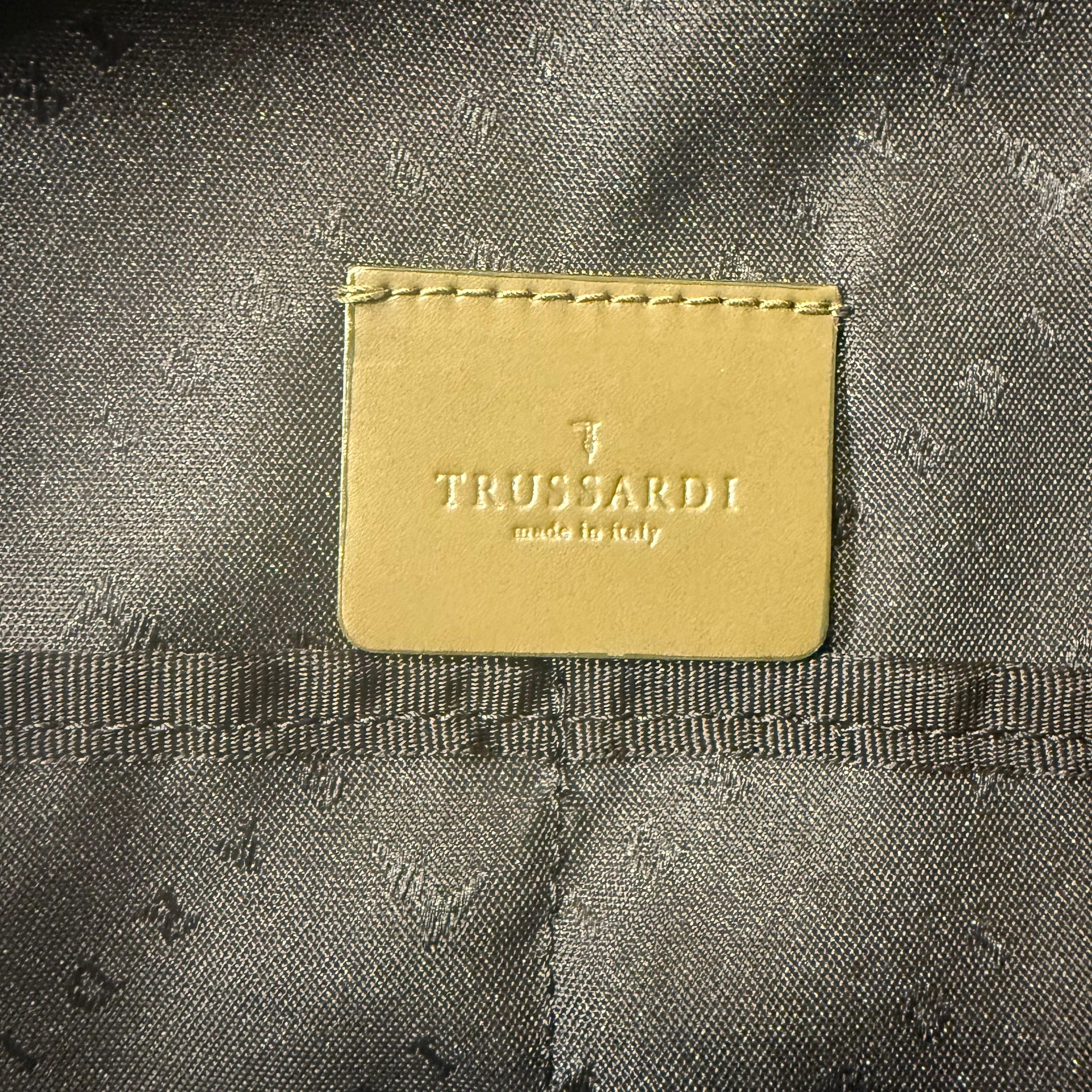 Bolso de viaje blando de piel verde Trussardi en venta 5