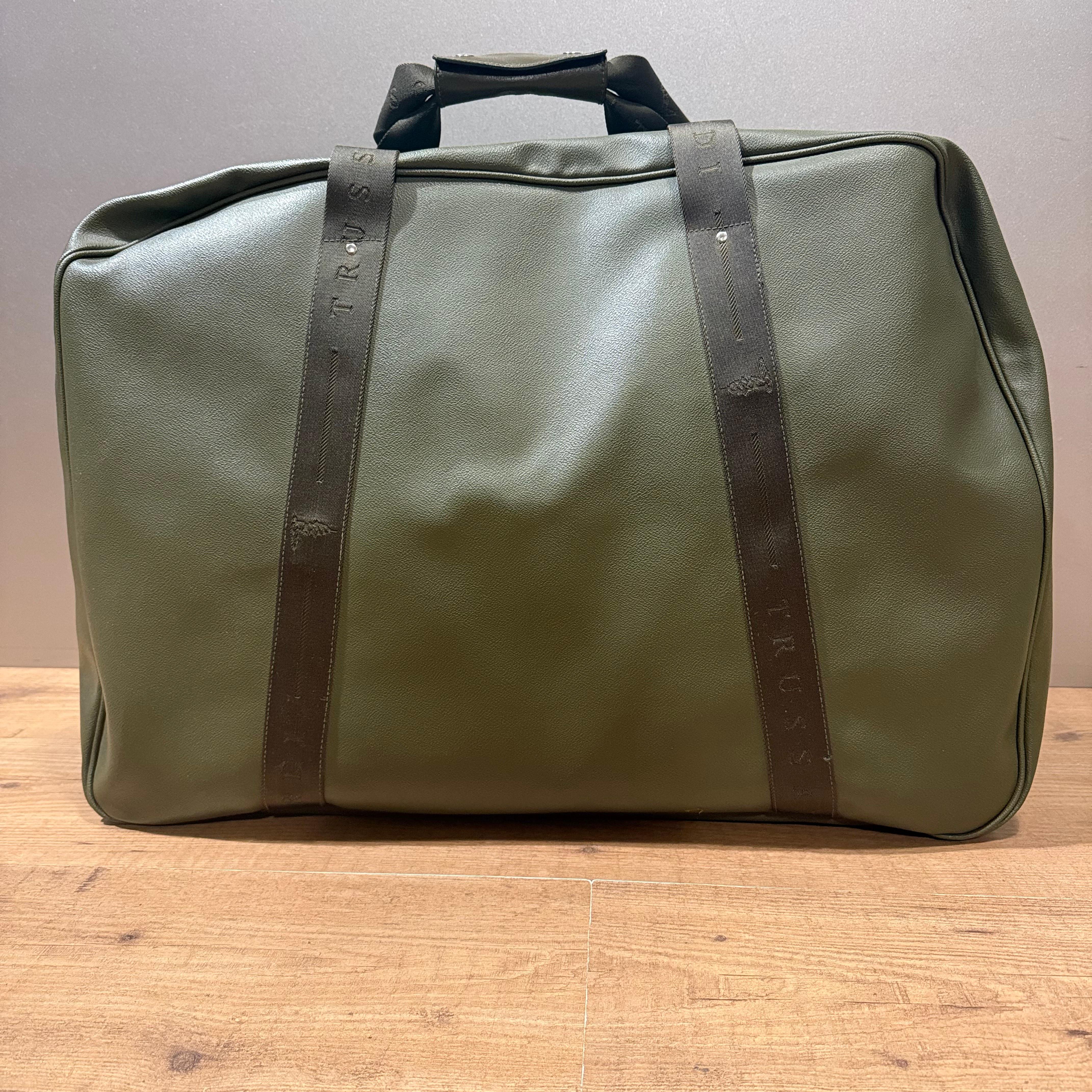 Bolso de viaje blando de piel verde Trussardi en Excelente estado para la venta en Gazzaniga (BG), IT